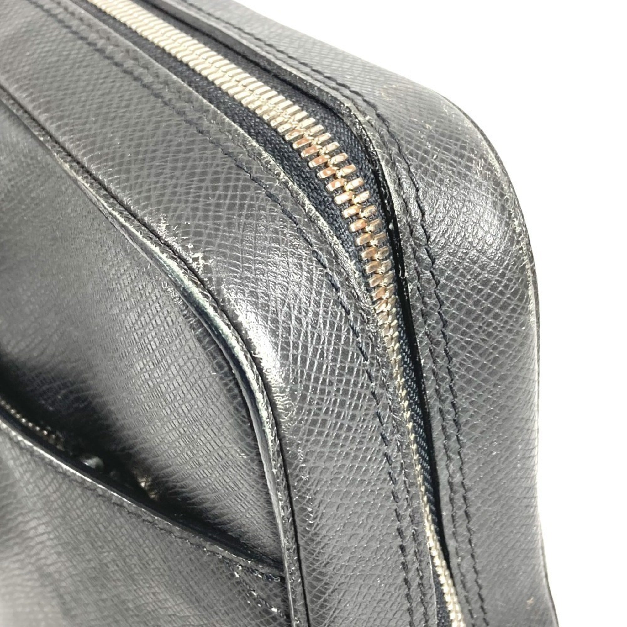 Louis Vuitton Black Taiga Leather Briefcase Handbag Tote Bag (Pre-Owned)