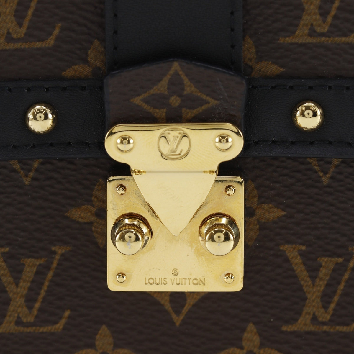 Louis Vuitton Brown Monogram Monogram Pochette Shoulder Bag (Pre-Owned)