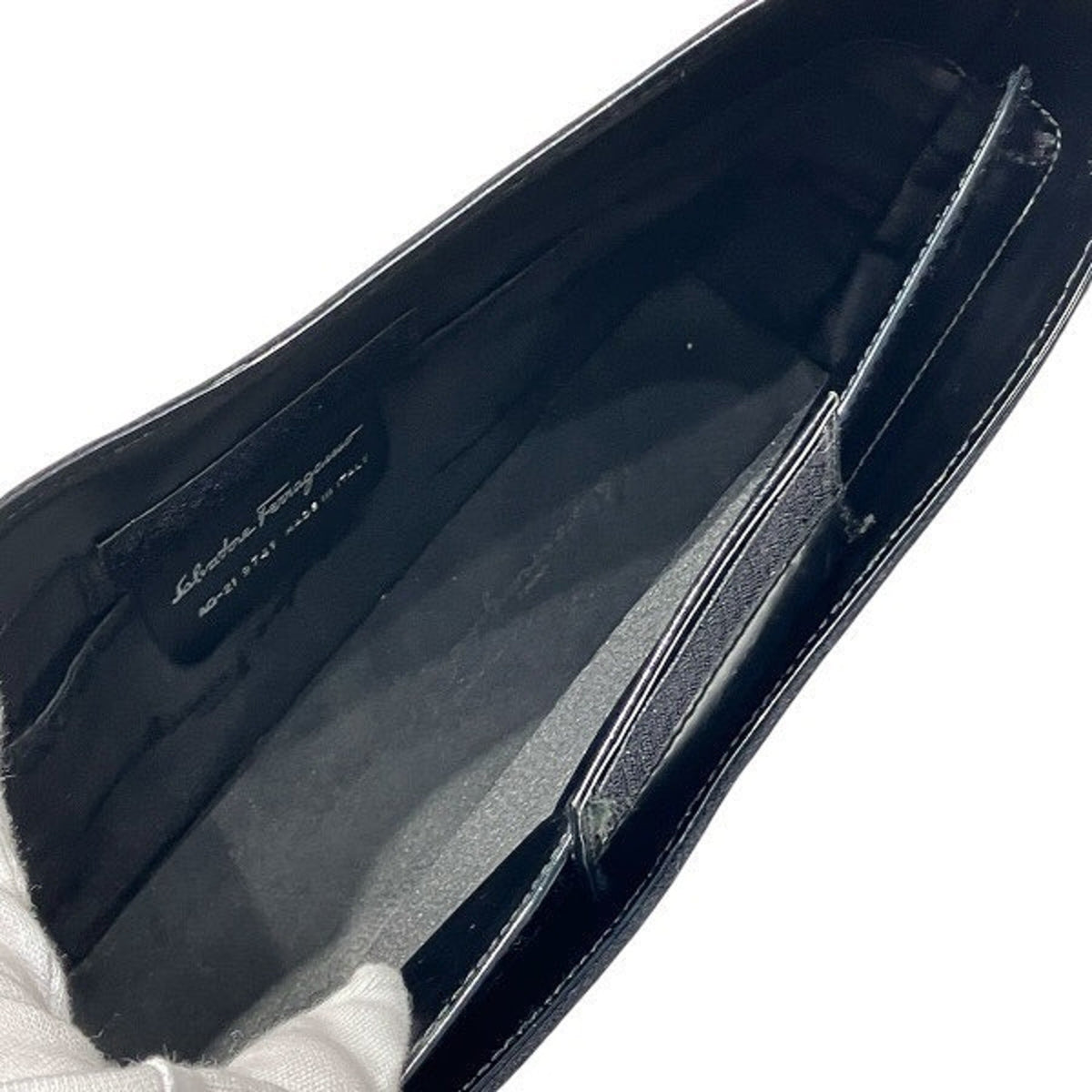 Salvatore Ferragamo Black Leather Handbag Shoulder Bag (Pre-Owned)