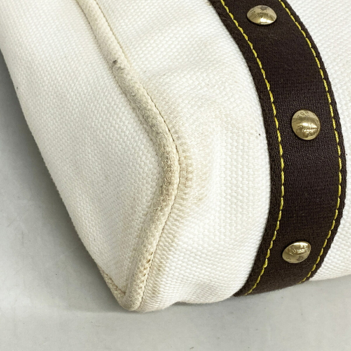 Louis Vuitton Ecru Tote Bag (Pre-Owned)
