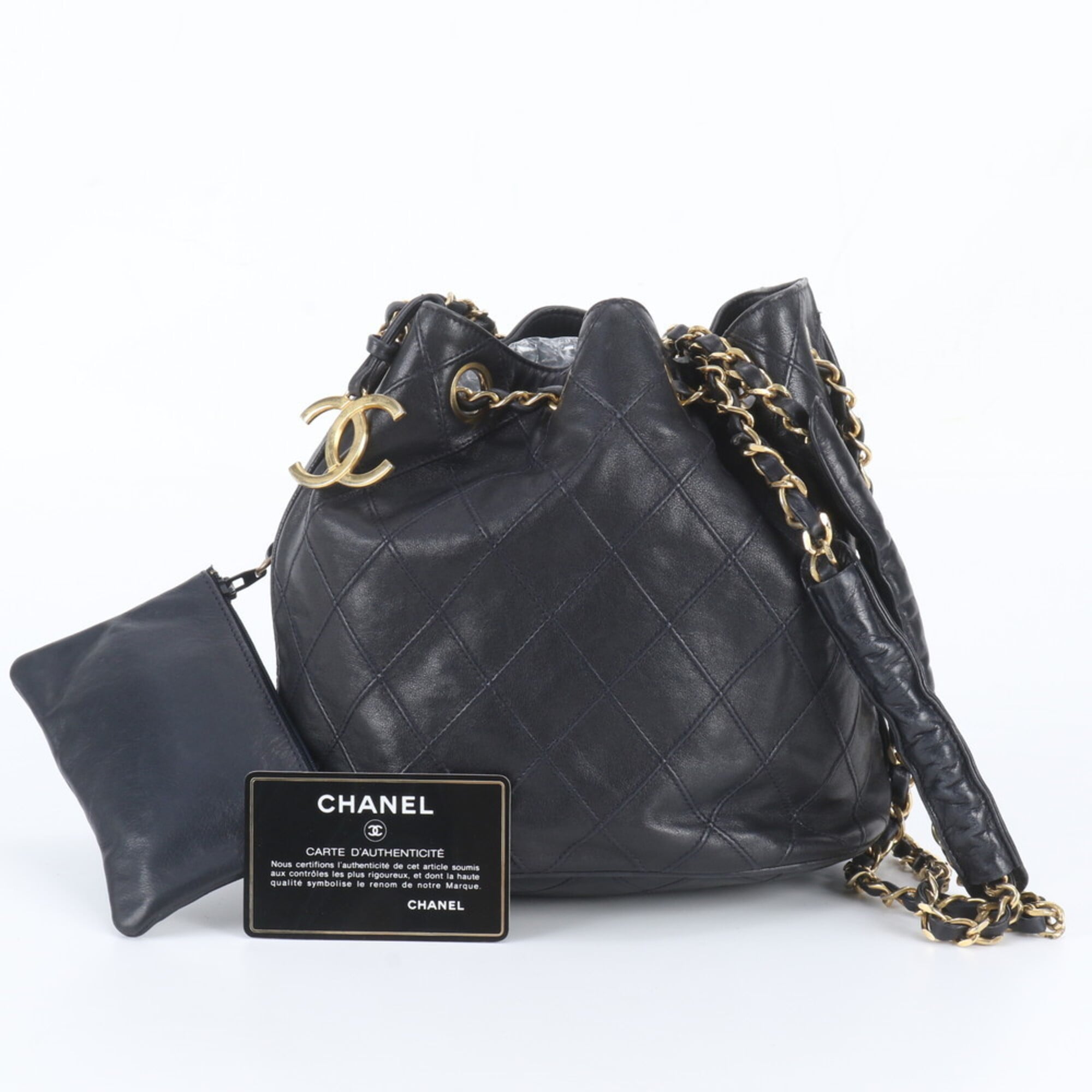 Chanel Black Leather Shoulder Bag (Pre-Owned)
