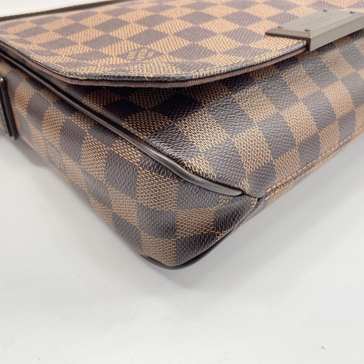 Louis Vuitton Brown Shoulder Bag (Pre-Owned)