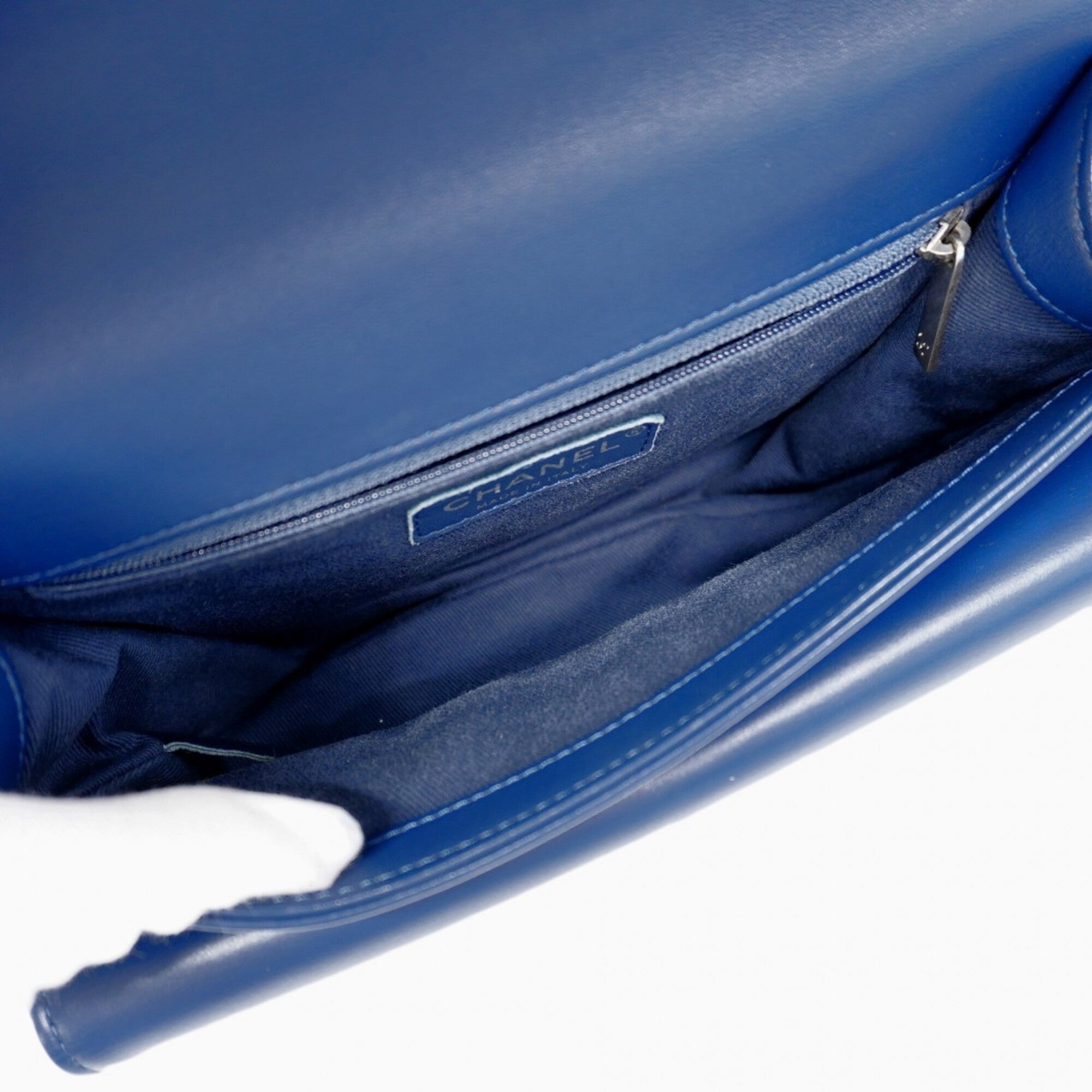 Chanel Blue Leather Shoulder Bag (Pre-Owned)