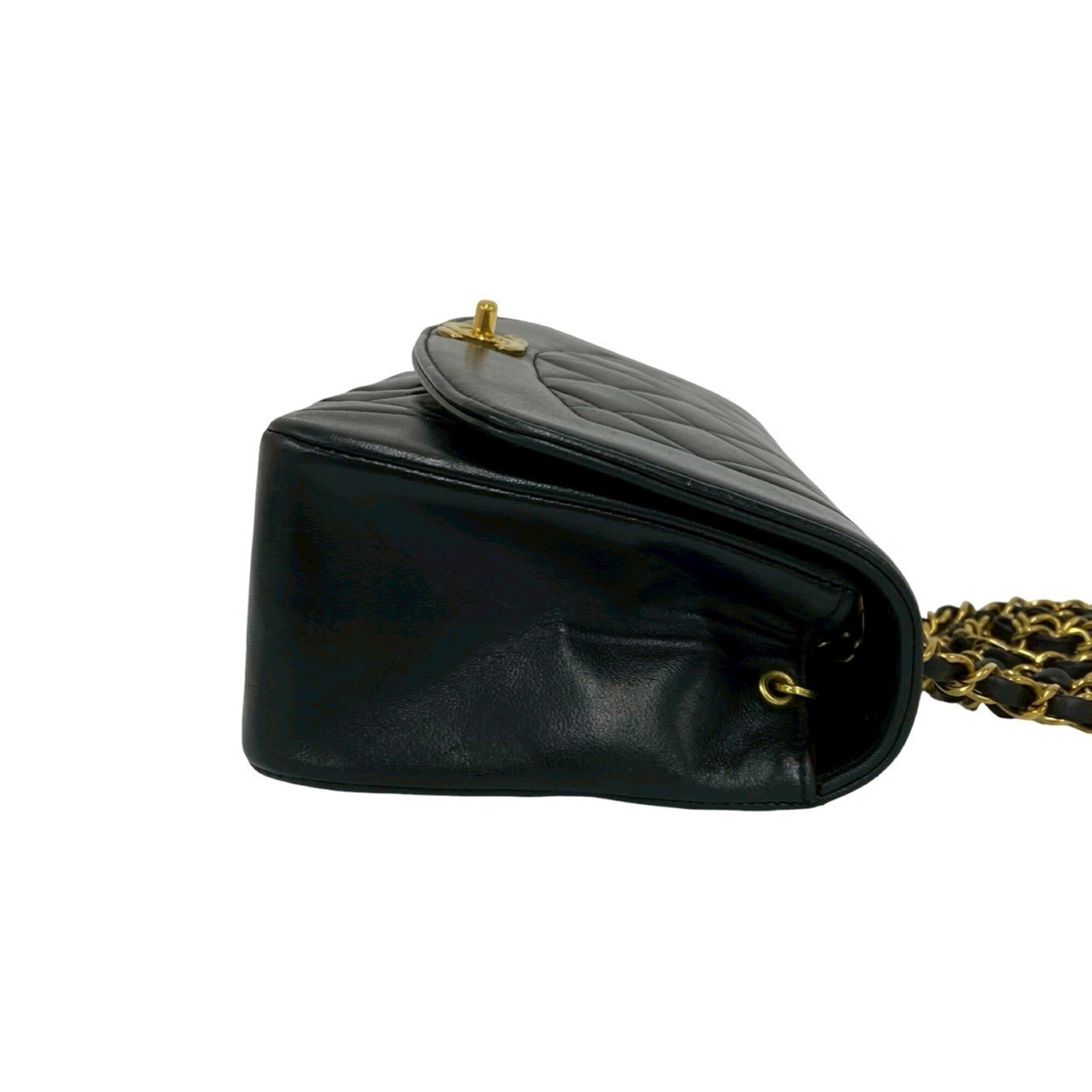 Chanel Black Leather Shoulder Bag (Pre-Owned)
