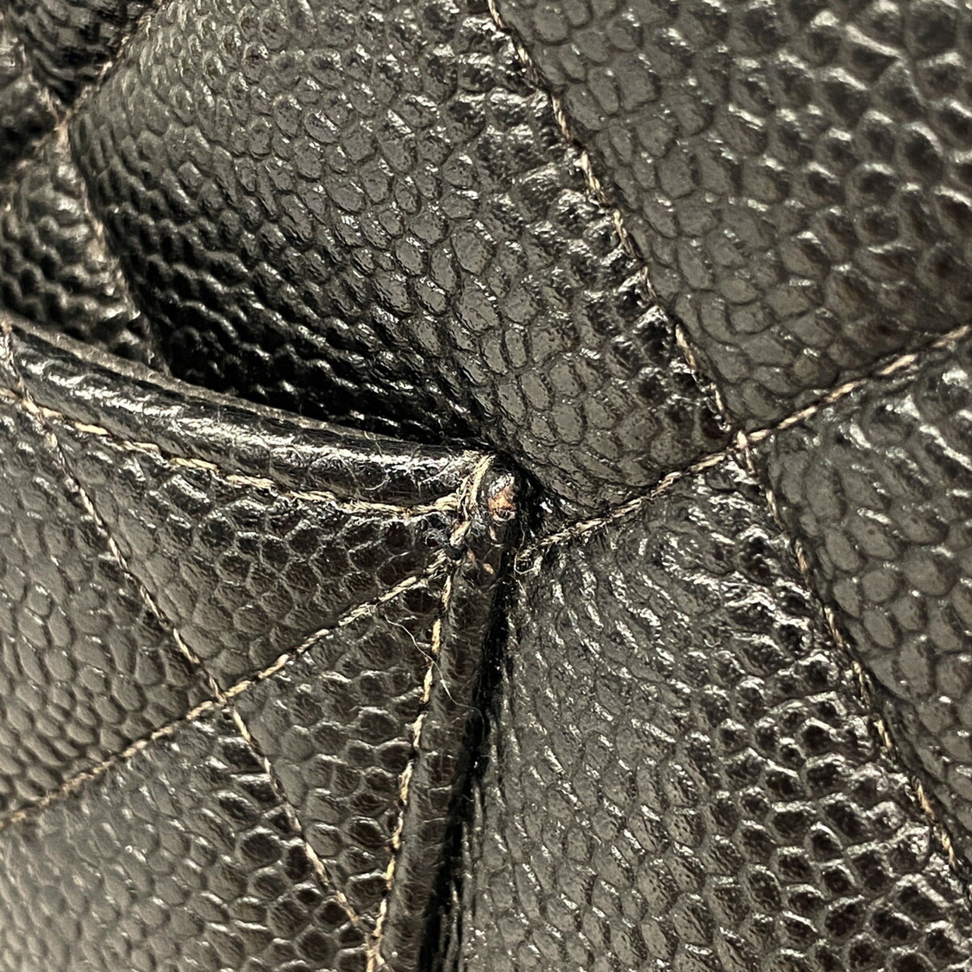 Chanel Black Grained Calfskin Tote Bag (Pre-Owned)