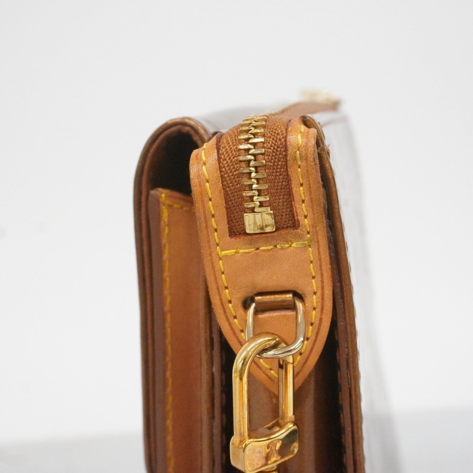 Louis Vuitton Bronze Handbag (Pre-Owned)