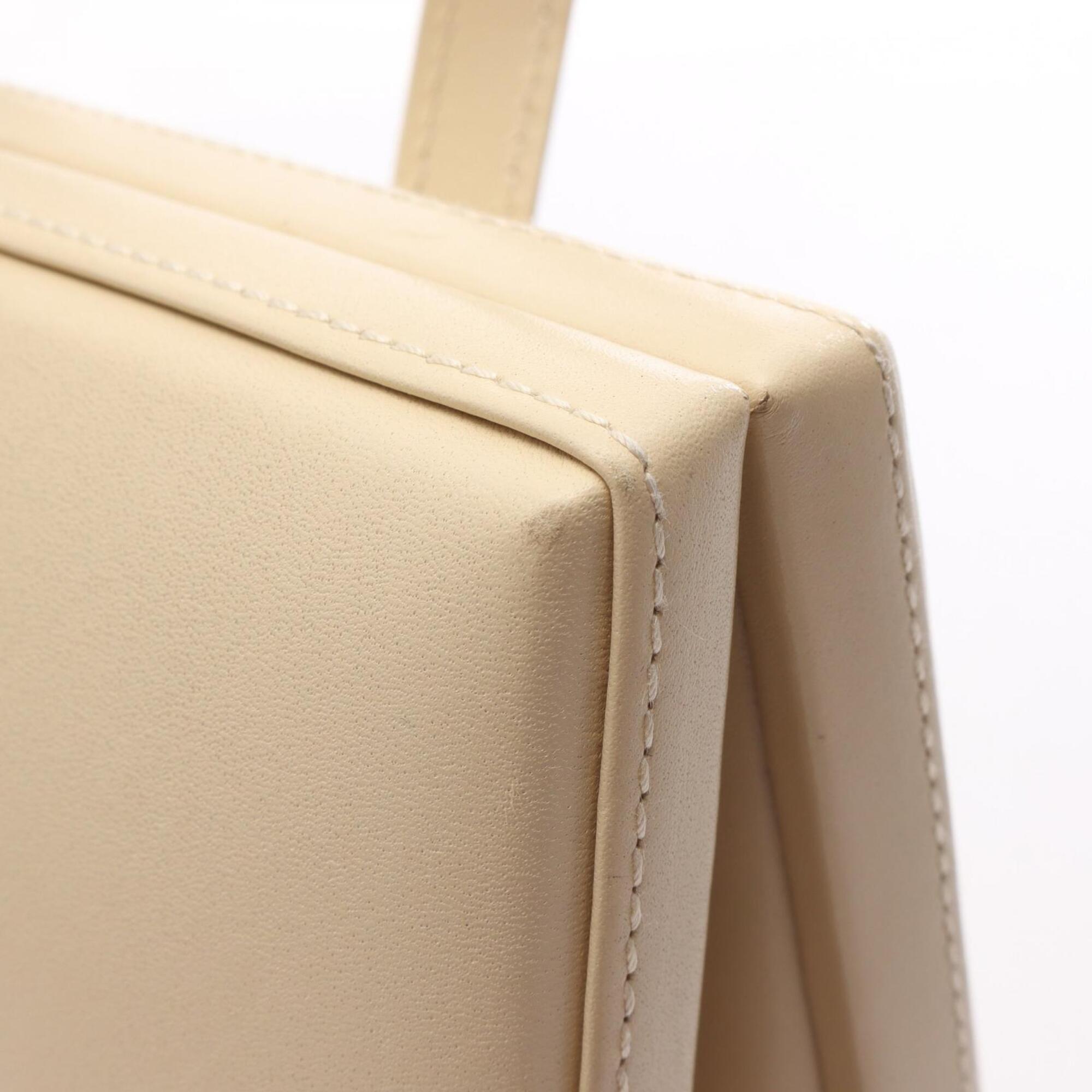Loewe Ivory Leather Handbag (Pre-Owned)