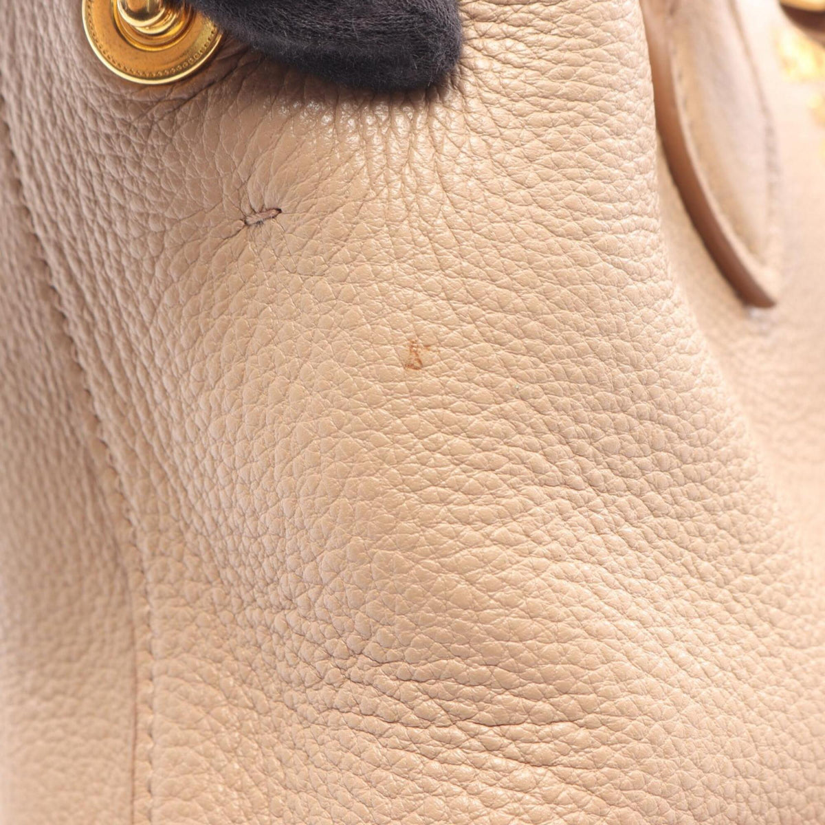 Prada Pink Leather Handbag (Pre-Owned)