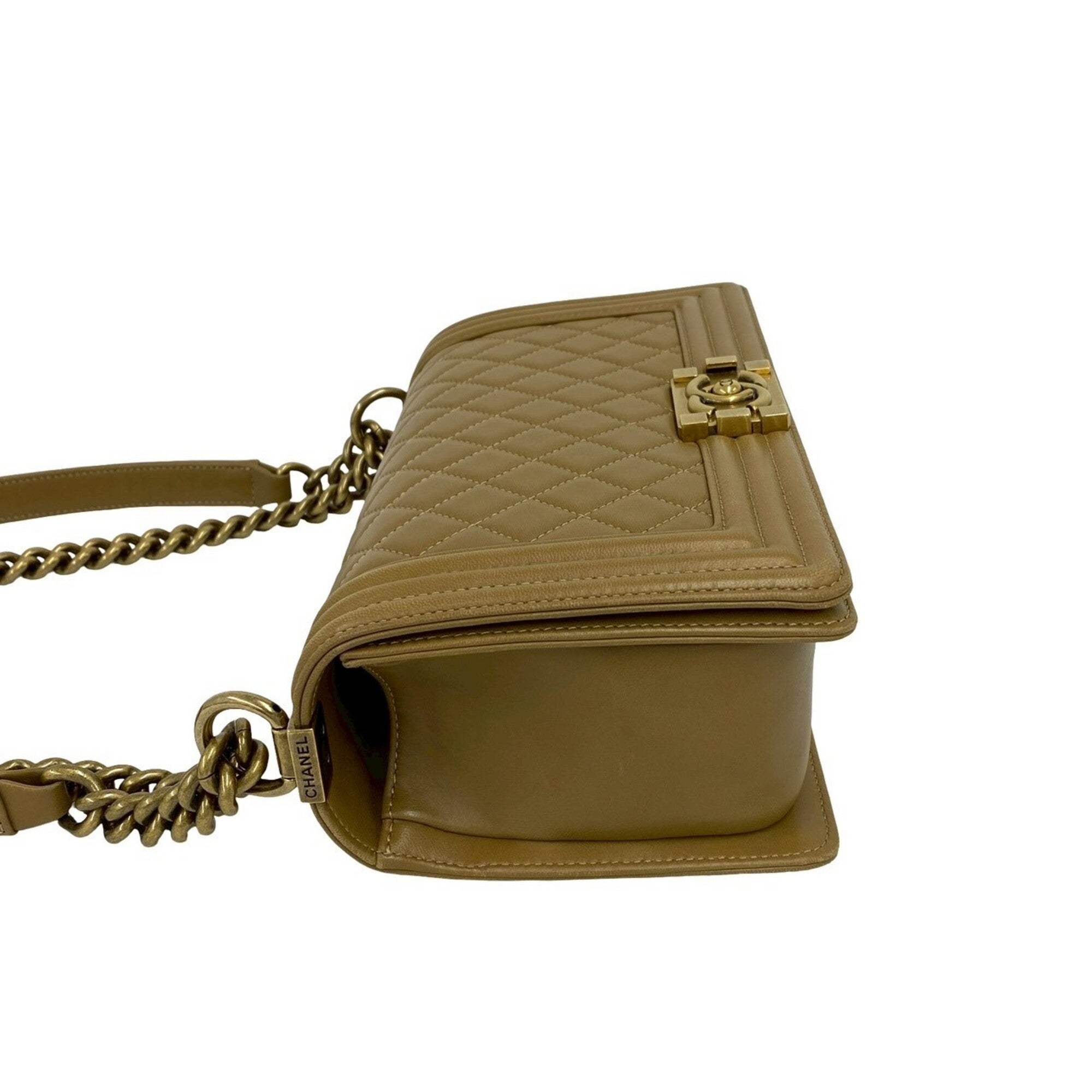 Chanel Brown Leather Shoulder Bag (Pre-Owned)