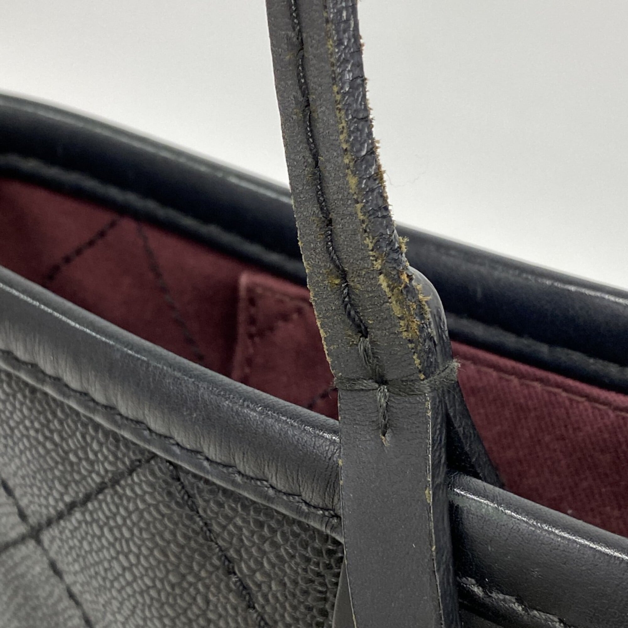 Chanel Black Grained Calfskin Tote Bag (Pre-Owned)
