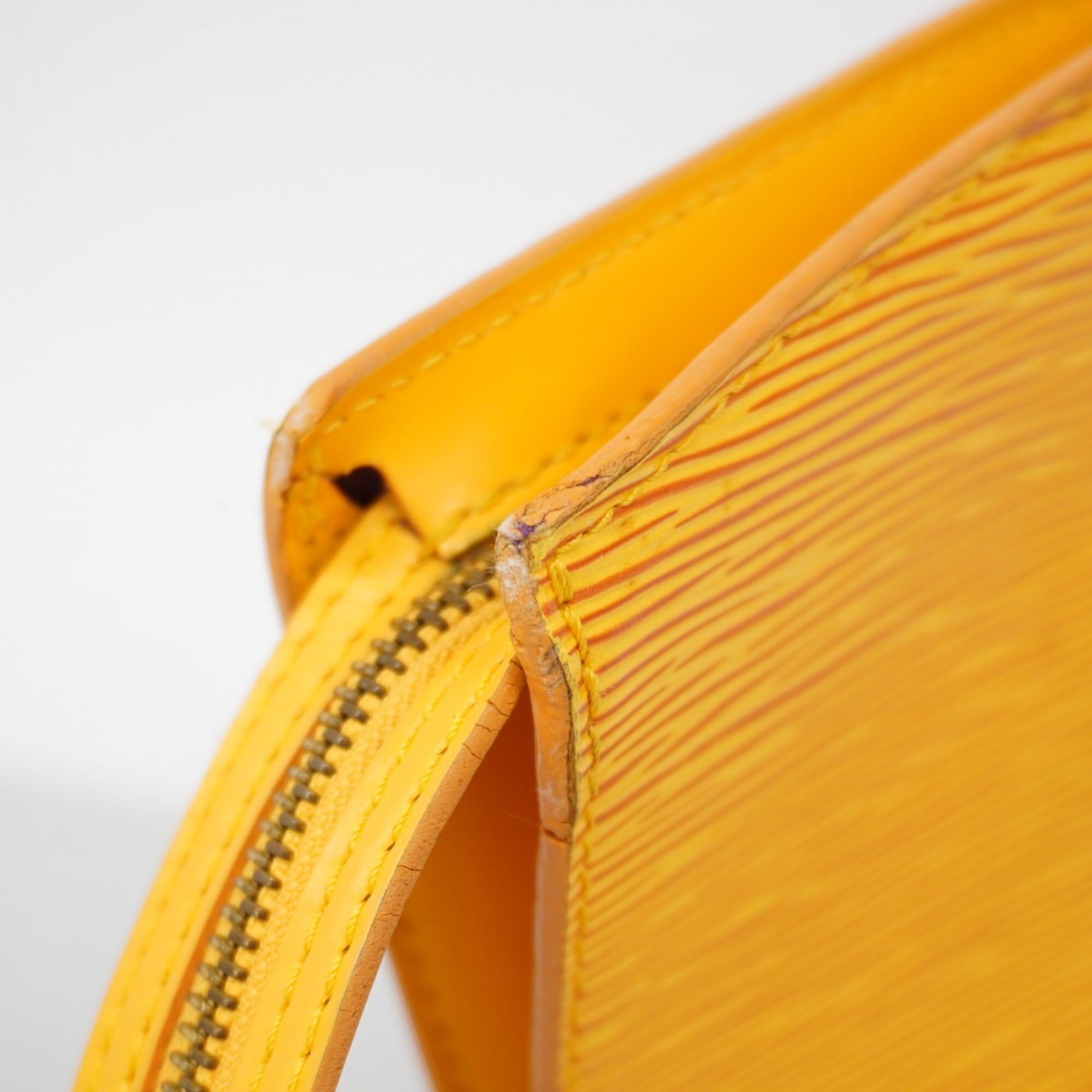 Louis Vuitton Jaune Handbag (Pre-Owned)