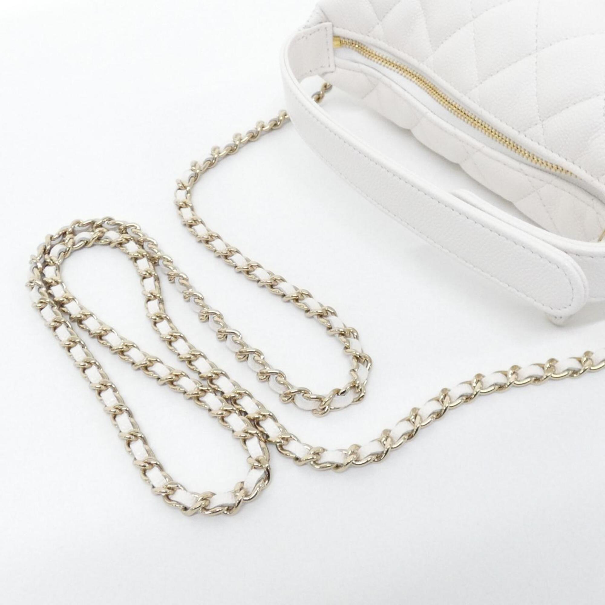 Chanel White Grained Calfskin Handbag (Pre-Owned)