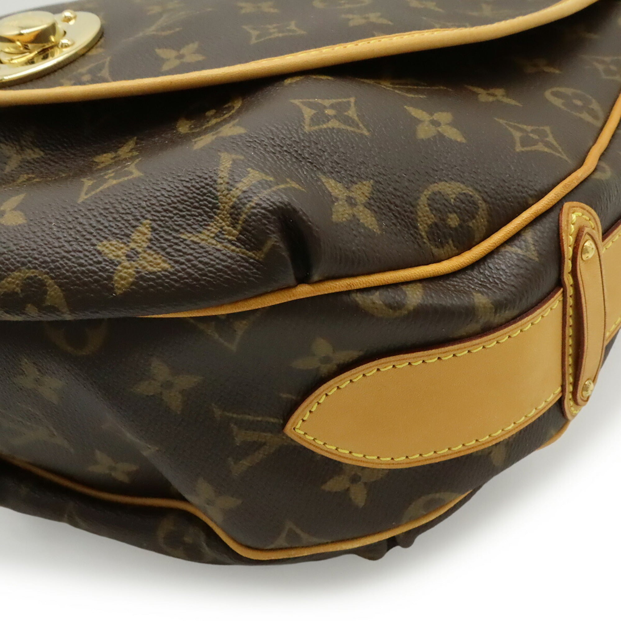 Louis Vuitton Brown Monogram Monogram Shoulder Bag (Pre-Owned)