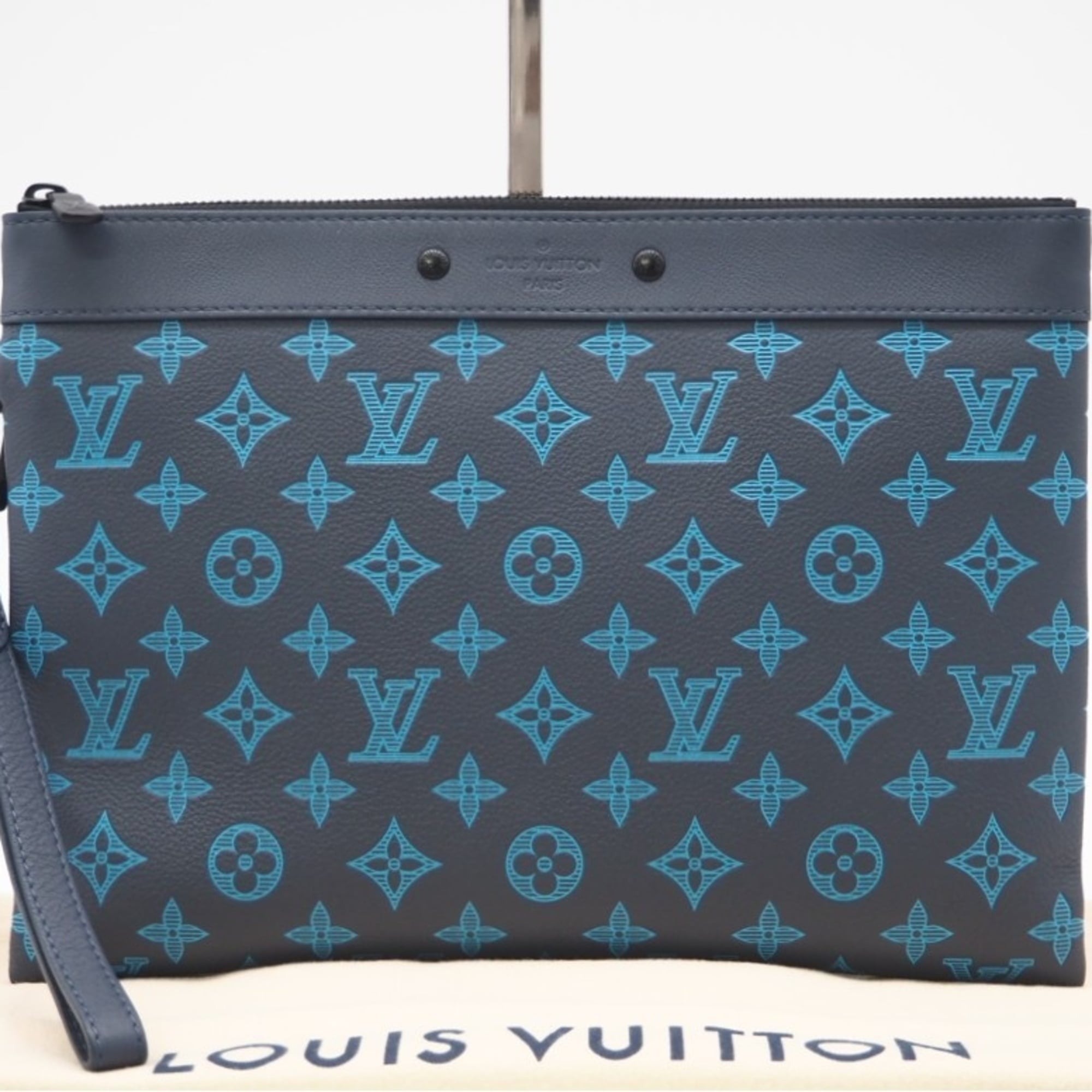 Louis Vuitton Blue Coated Canvas Clutch Bag (Pre-Owned)