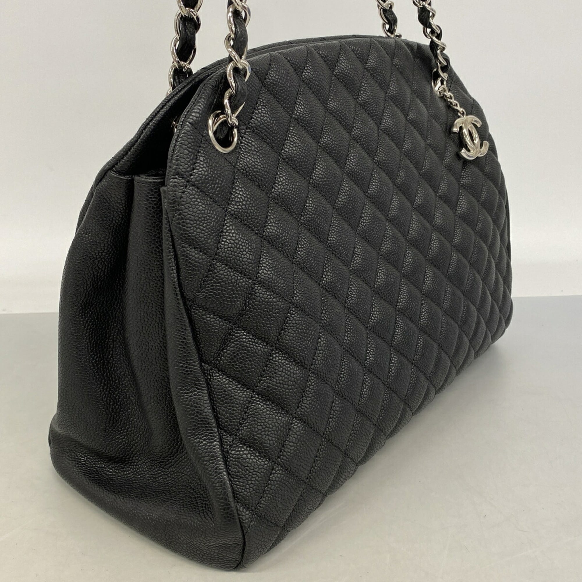 Chanel Black Grained Calfskin Shoulder Bag (Pre-Owned)