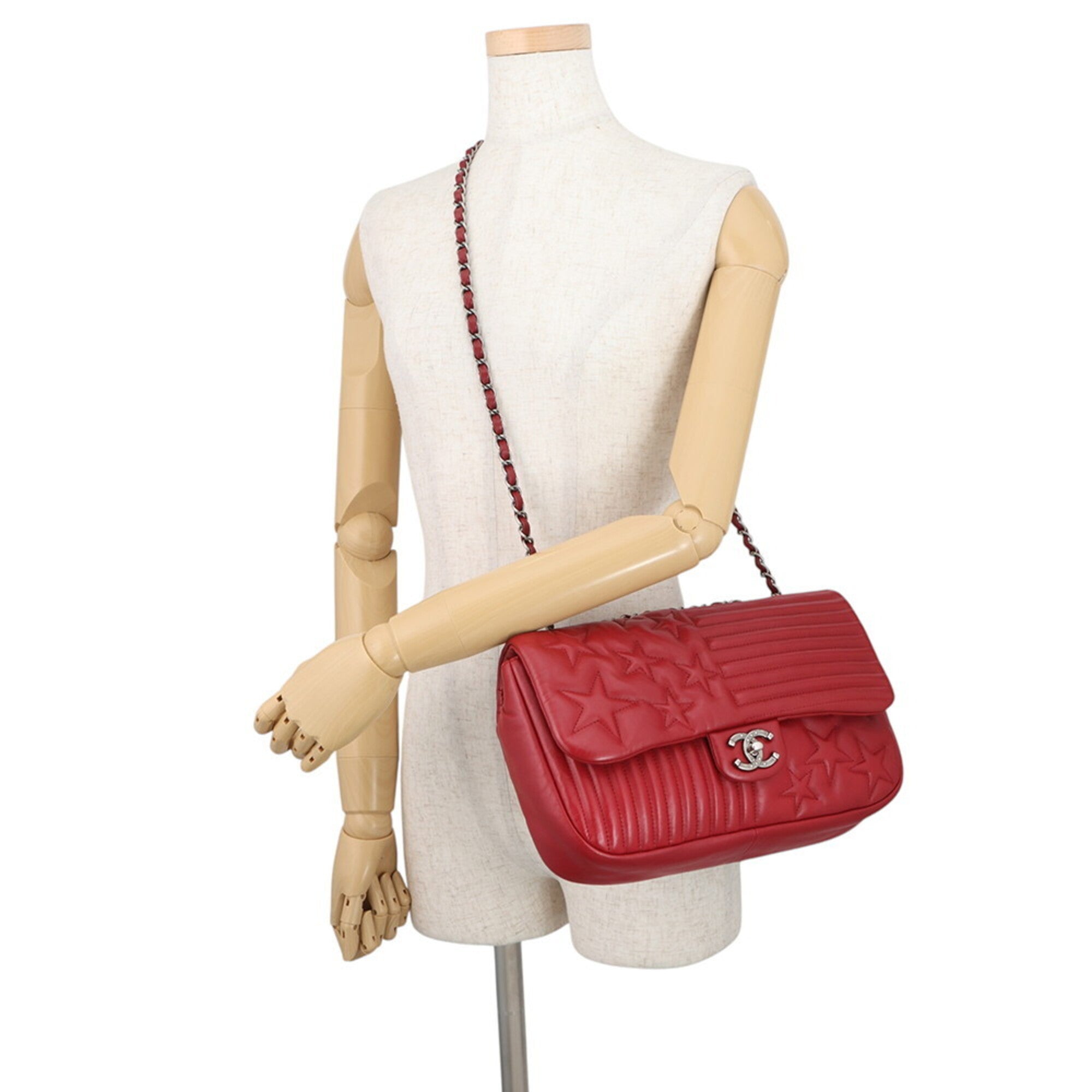 Chanel Red Color Leather Shoulder Bag (Pre-Owned)