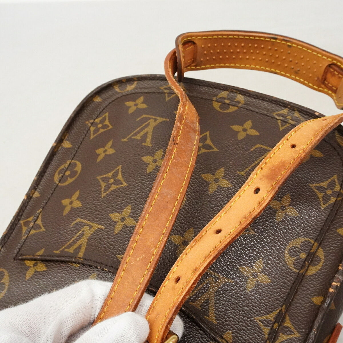 Louis Vuitton Brown Shoulder Bag (Pre-Owned)
