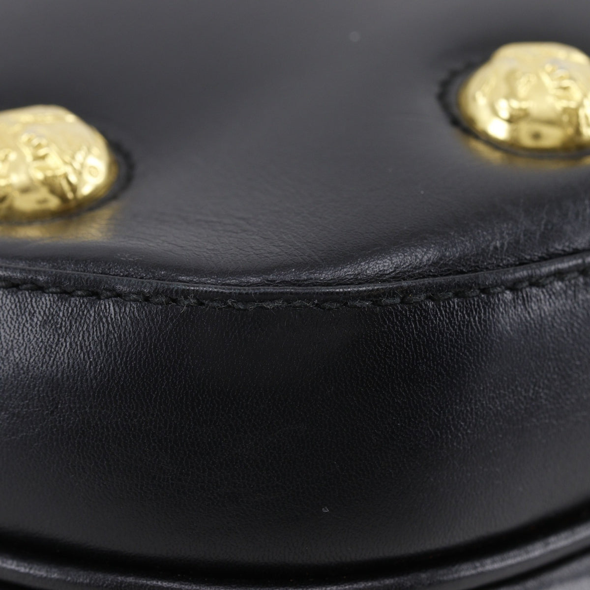 Salvatore Ferragamo Black Leather Shoulder Bag (Pre-Owned)
