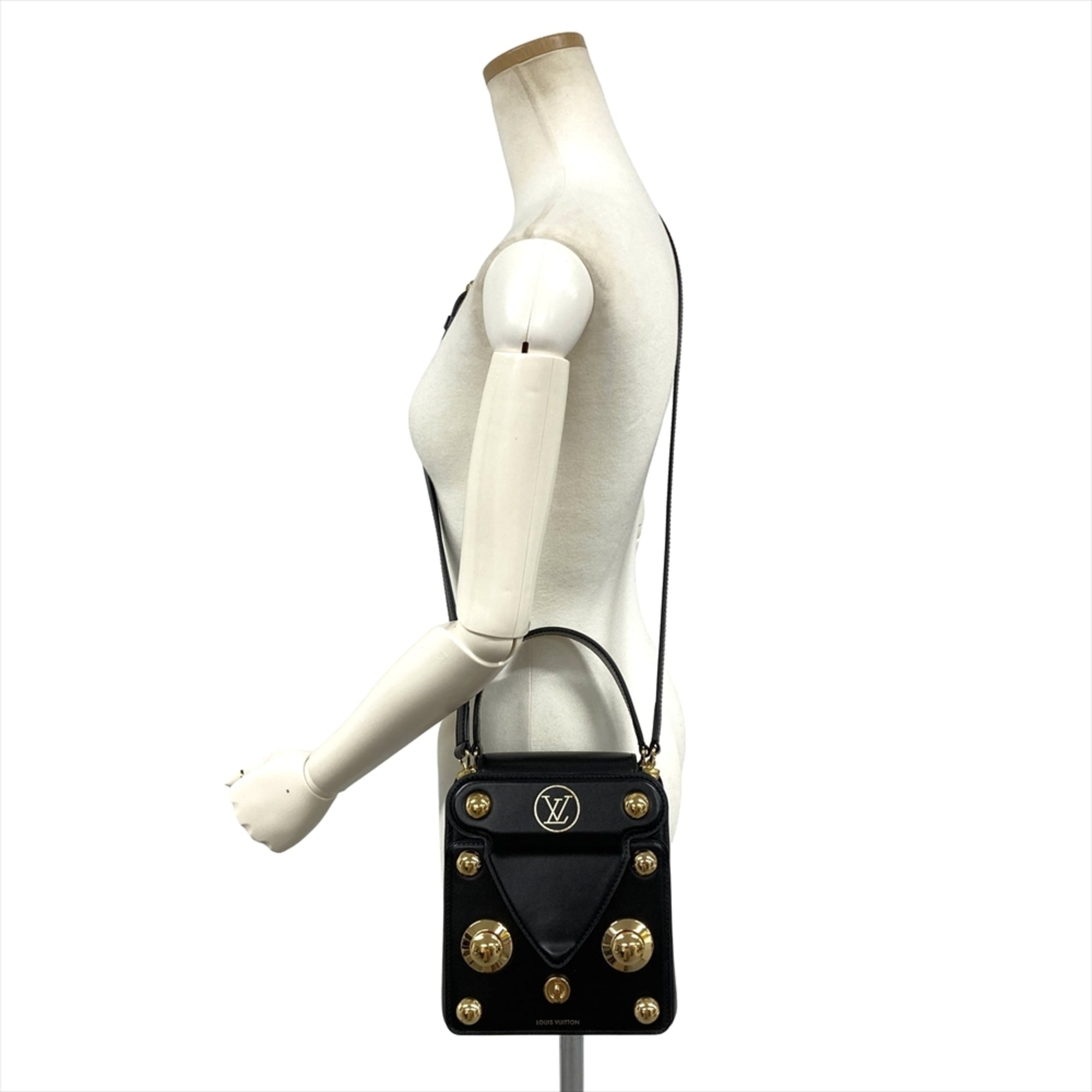 Louis Vuitton Black Leather Shoulder Bag (Pre-Owned)