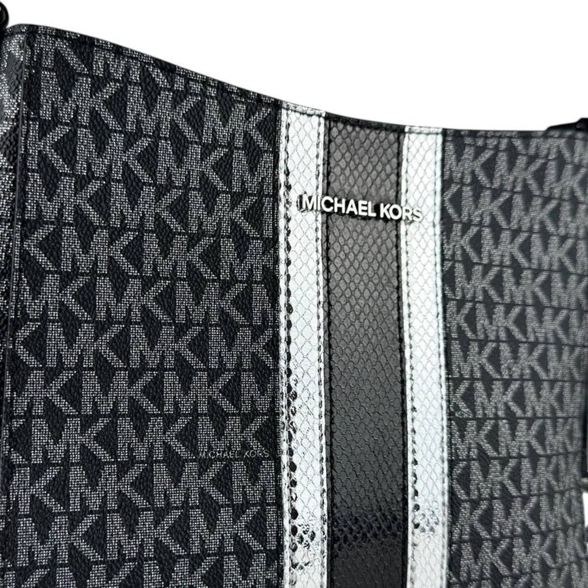 Michael Kors Black Silver Coated Canvas Leather Shoulder Bag (Pre-Owned)