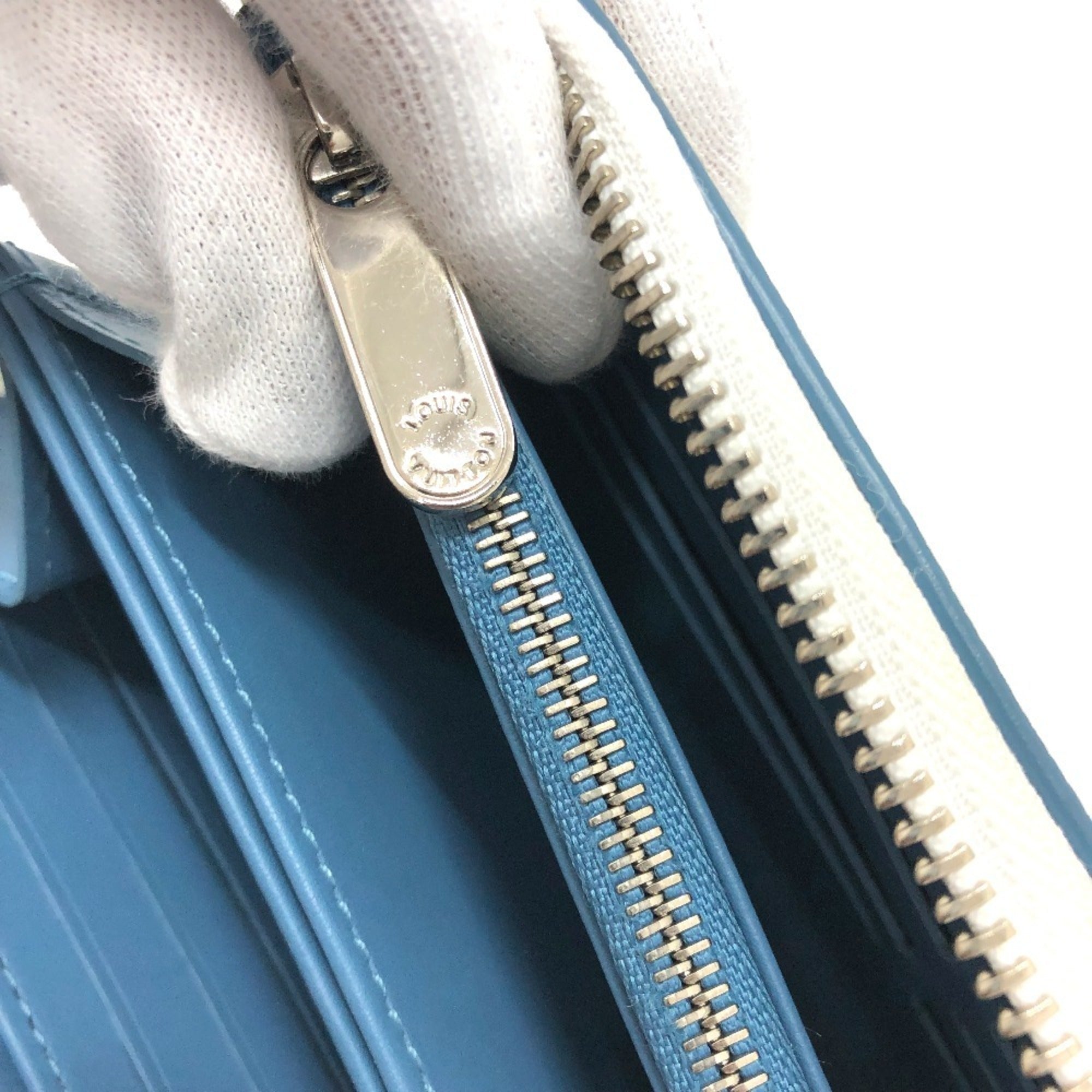 Louis Vuitton White Mahina Leather Long Wallet (Bi-Fold) (Pre-Owned)