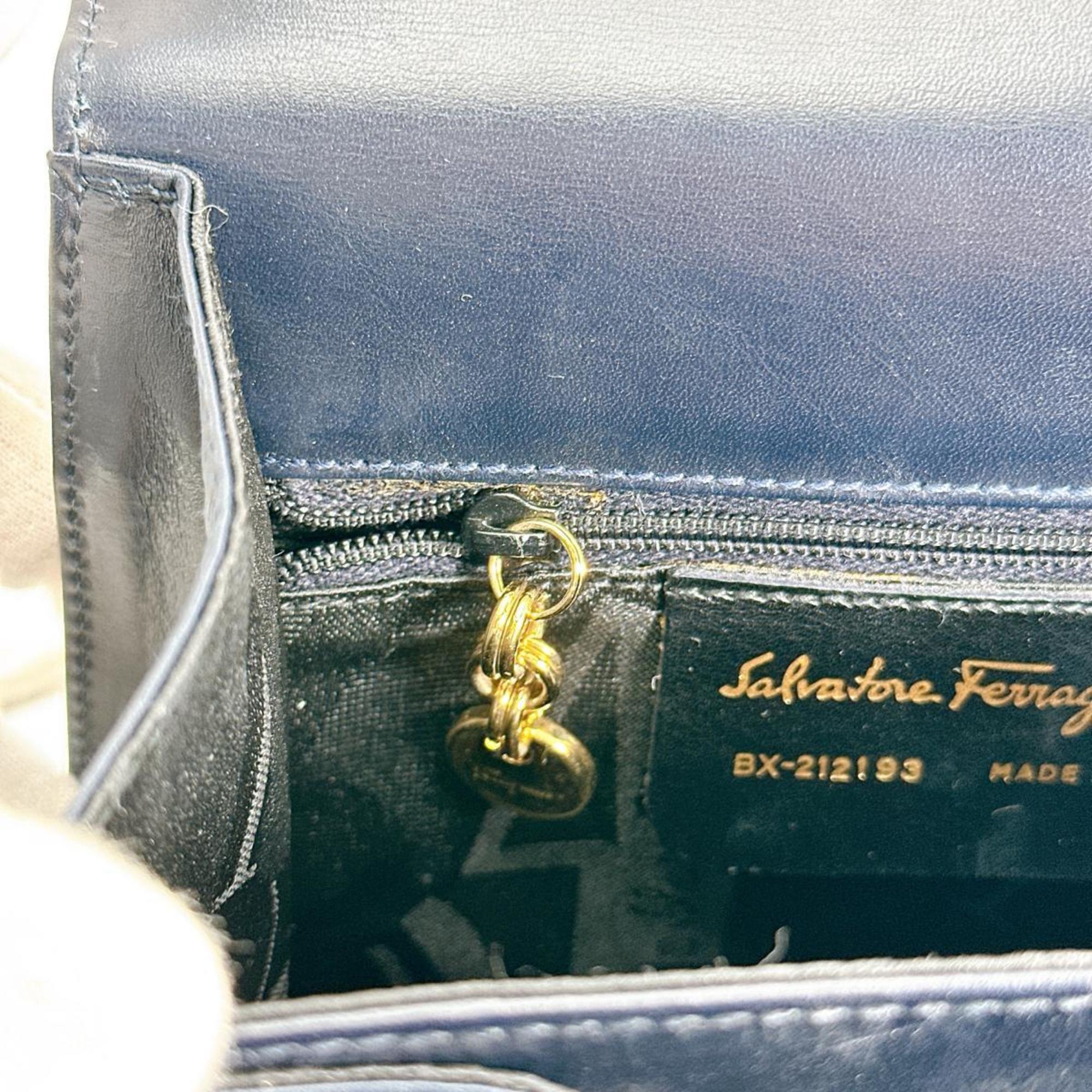 Salvatore Ferragamo Black Leather Handbag Shoulder Bag (Pre-Owned)