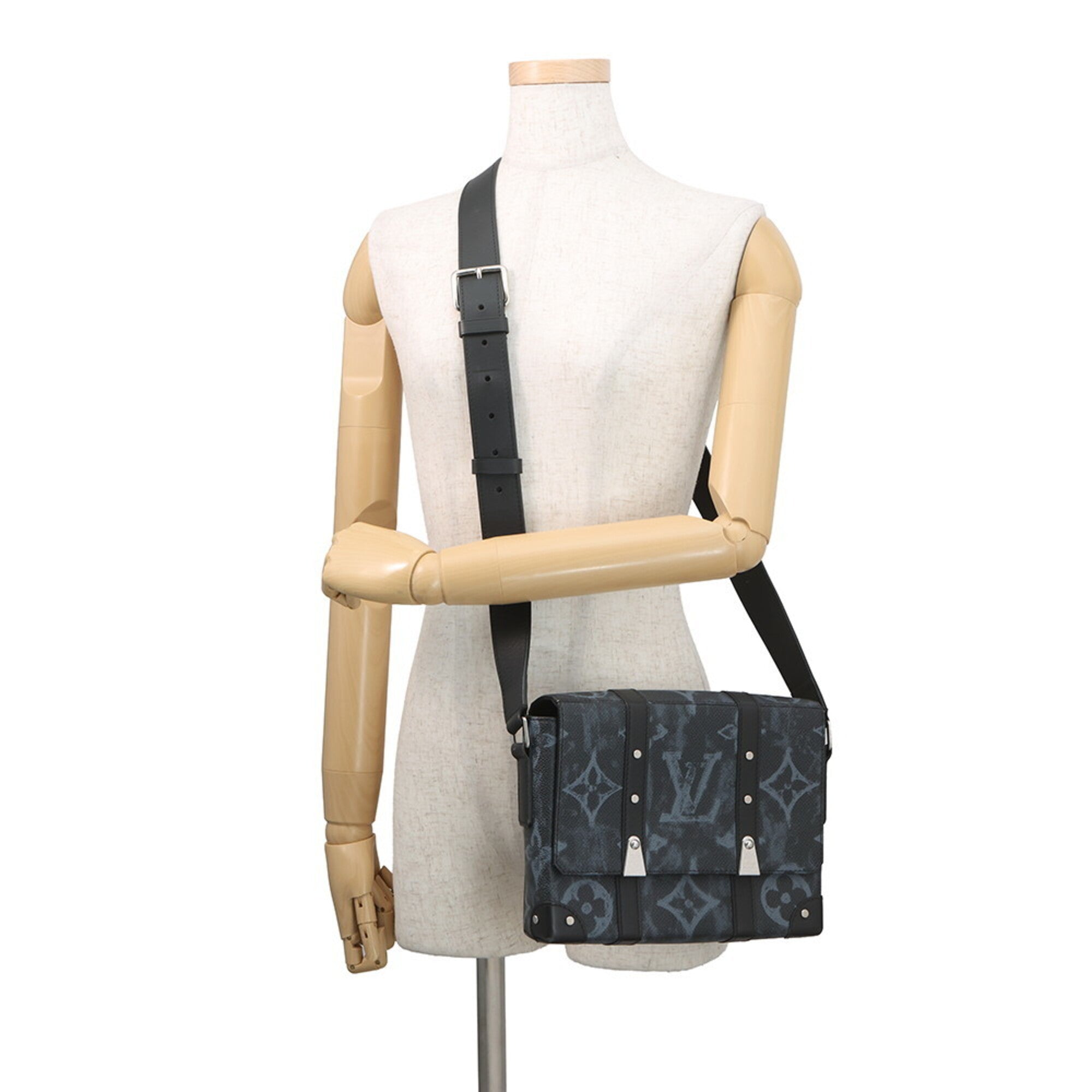 Louis Vuitton Monogram Black Noir Handbag Shoulder Bag (Pre-Owned)