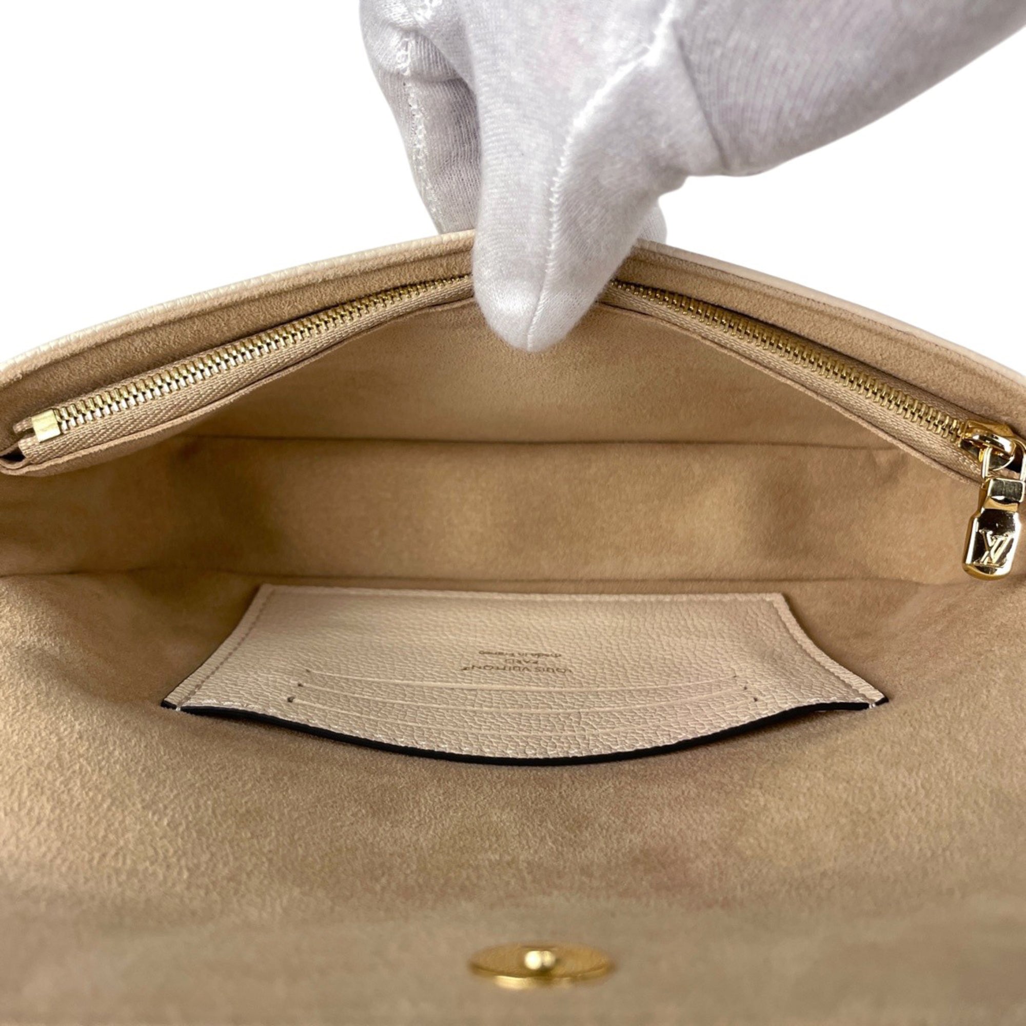 Louis Vuitton White Monogram Empreinte Shoulder Bag (Pre-Owned)