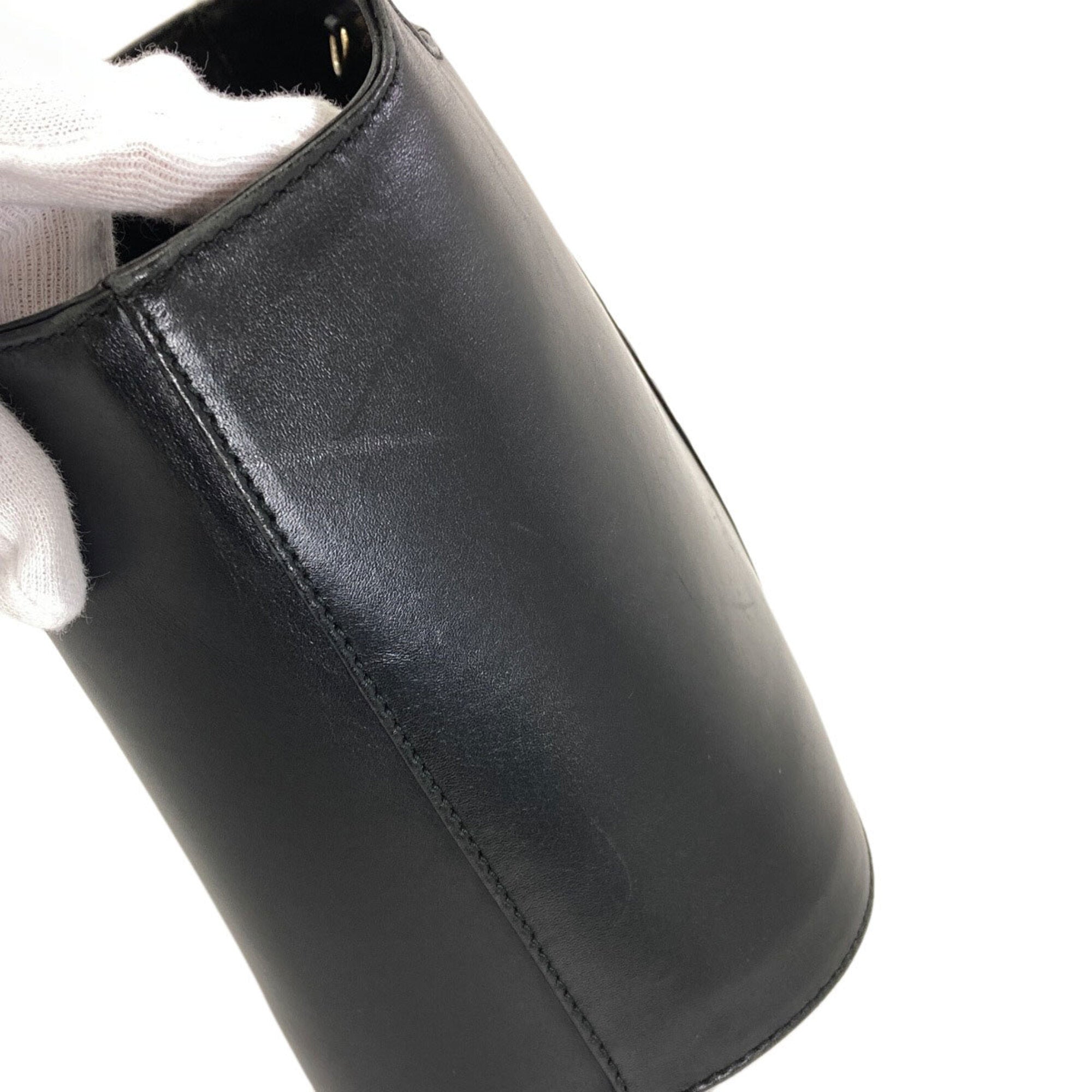 Salvatore Ferragamo Black Leather Handbag (Pre-Owned)