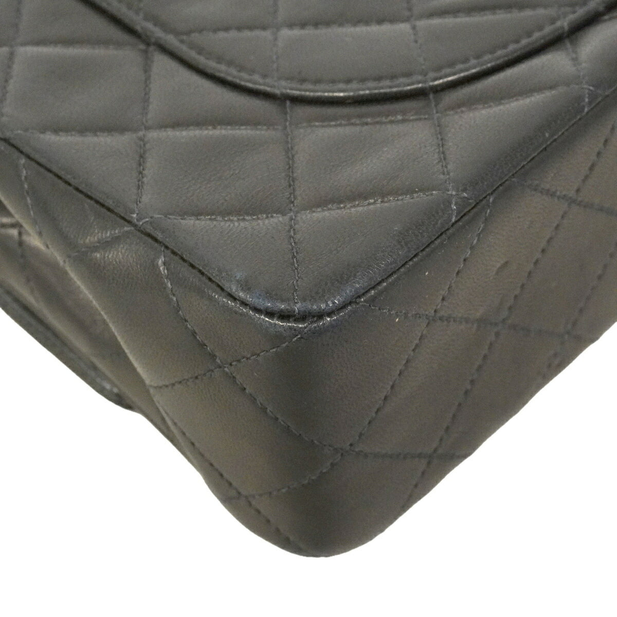 Chanel Black Leather Shoulder Bag (Pre-Owned)