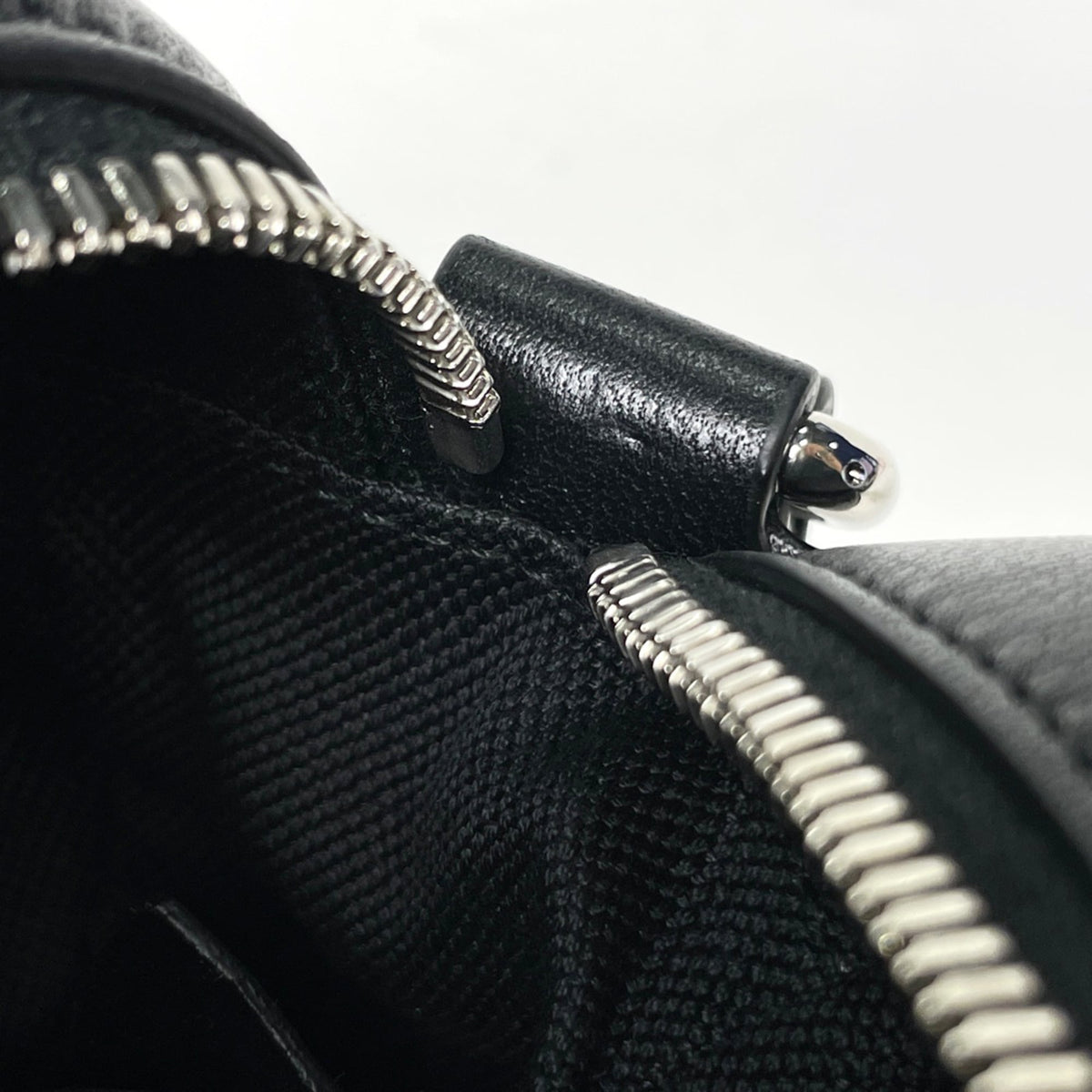 Gucci Black Leather Shoulder Bag (Pre-Owned)