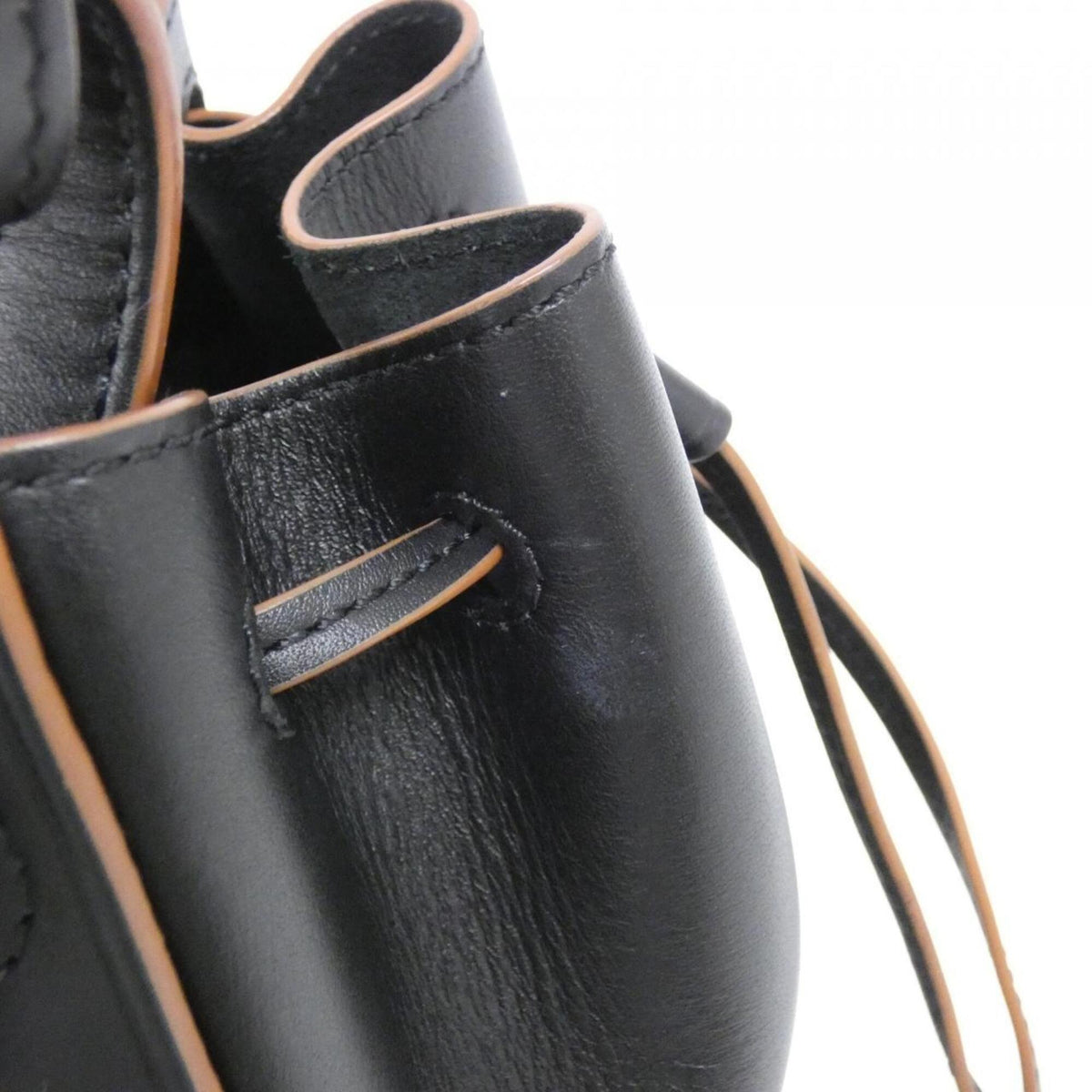Loewe Black Leather Handbag Shoulder Bag (Pre-Owned)