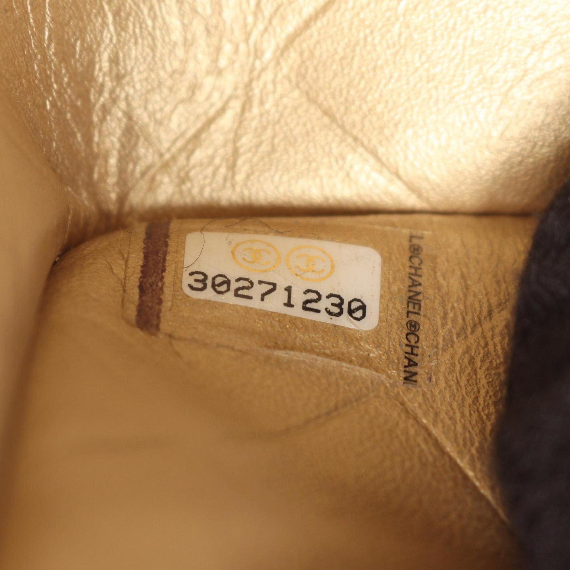 Chanel Black Leather Handbag Shoulder Bag (Pre-Owned)