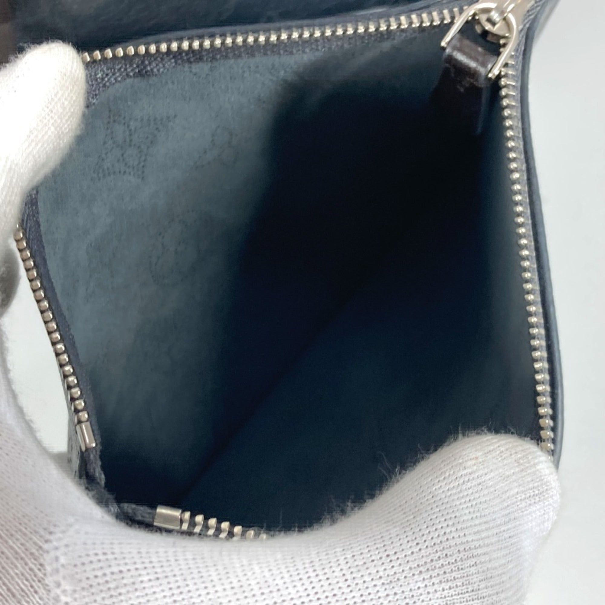 Louis Vuitton Black Noir Monogram Mahina Leather Leather Handbag Shoulder Bag Tote Bag (Pre-Owned)