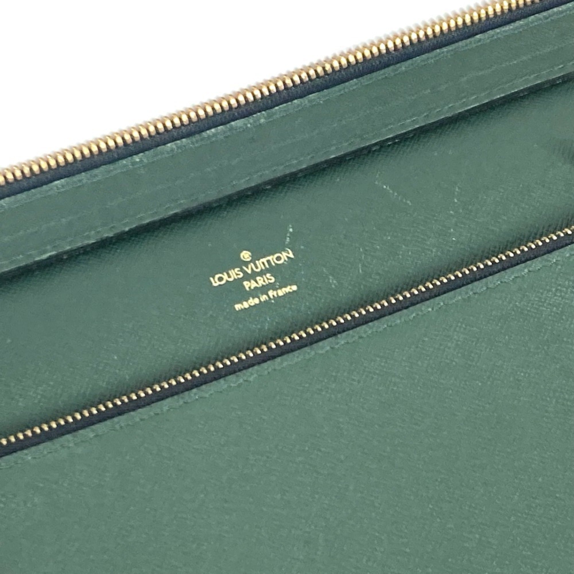 Louis Vuitton Episea Green Taiga Leather Briefcase Handbag (Pre-Owned)
