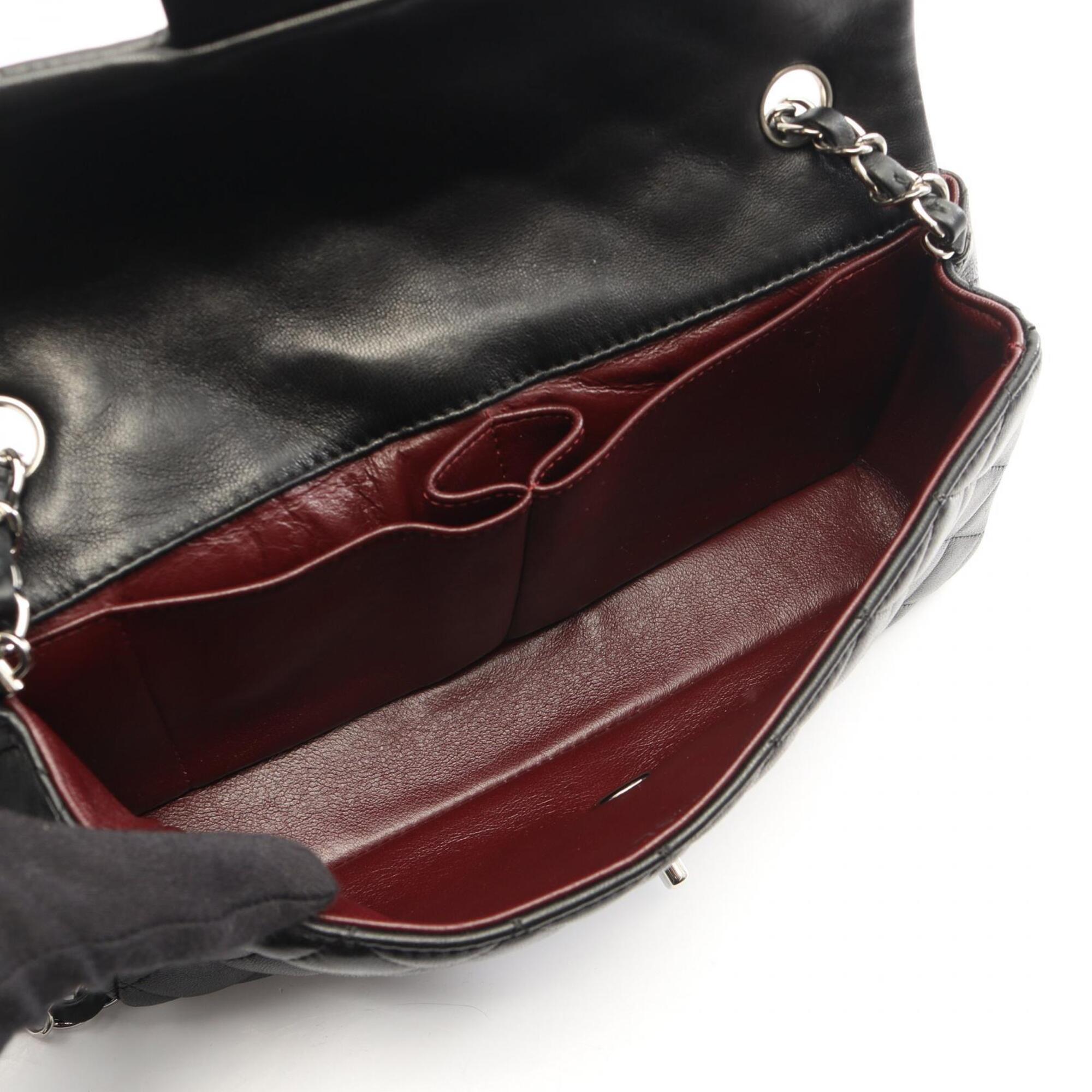 Chanel Black Leather Handbag Shoulder Bag (Pre-Owned)