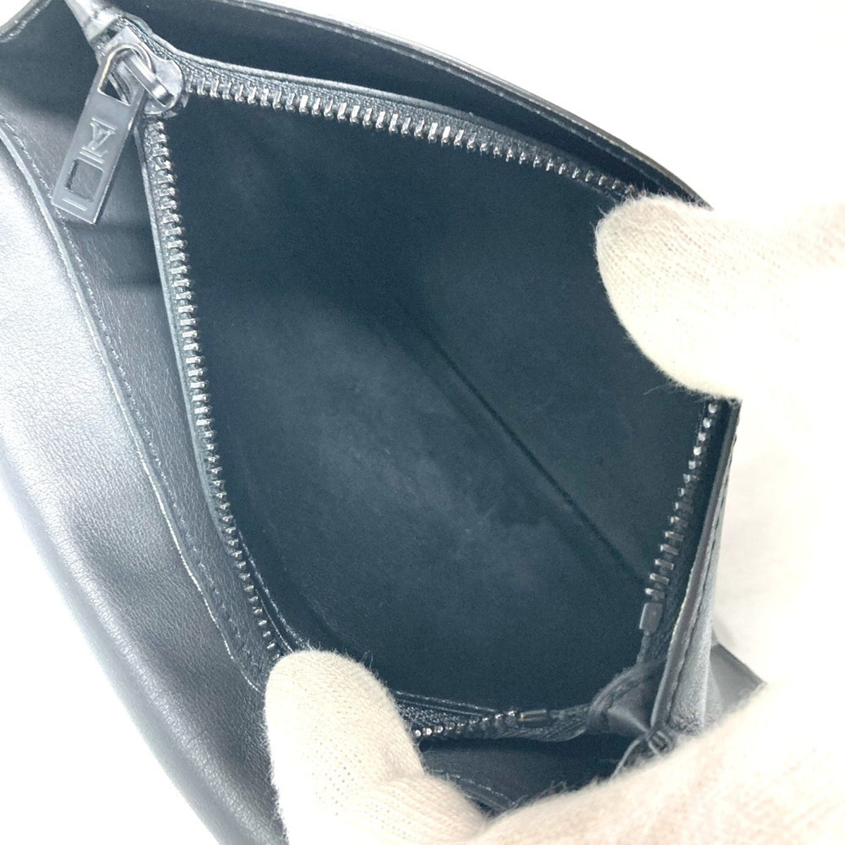 Louis Vuitton Black Leather Long Wallet (Bi-Fold) (Pre-Owned)