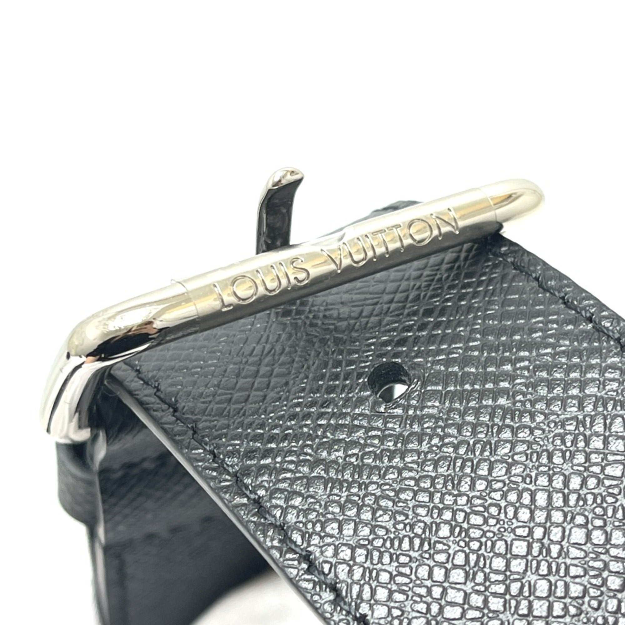 Louis Vuitton Black Noir Taiga Leather Pochette Shoulder Bag (Pre-Owned)