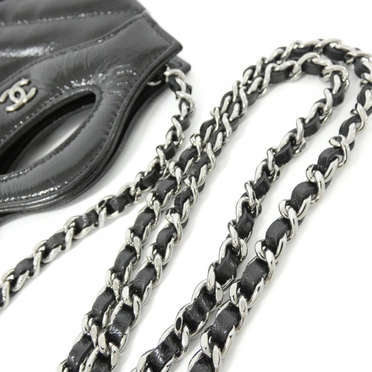 Chanel Black Leather Handbag Shoulder Bag (Pre-Owned)