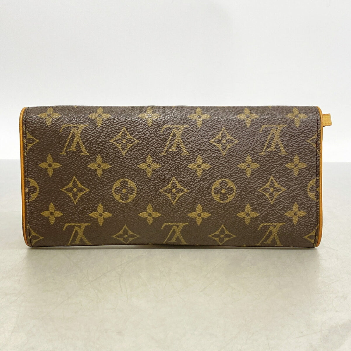 Louis Vuitton Brown Shoulder Bag (Pre-Owned)
