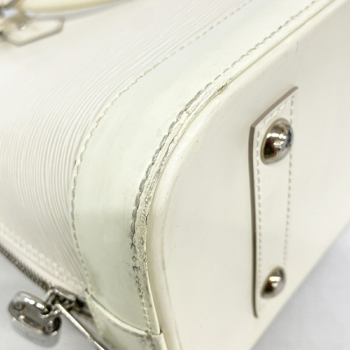 Louis Vuitton Lv Off White Handbag (Pre-Owned)