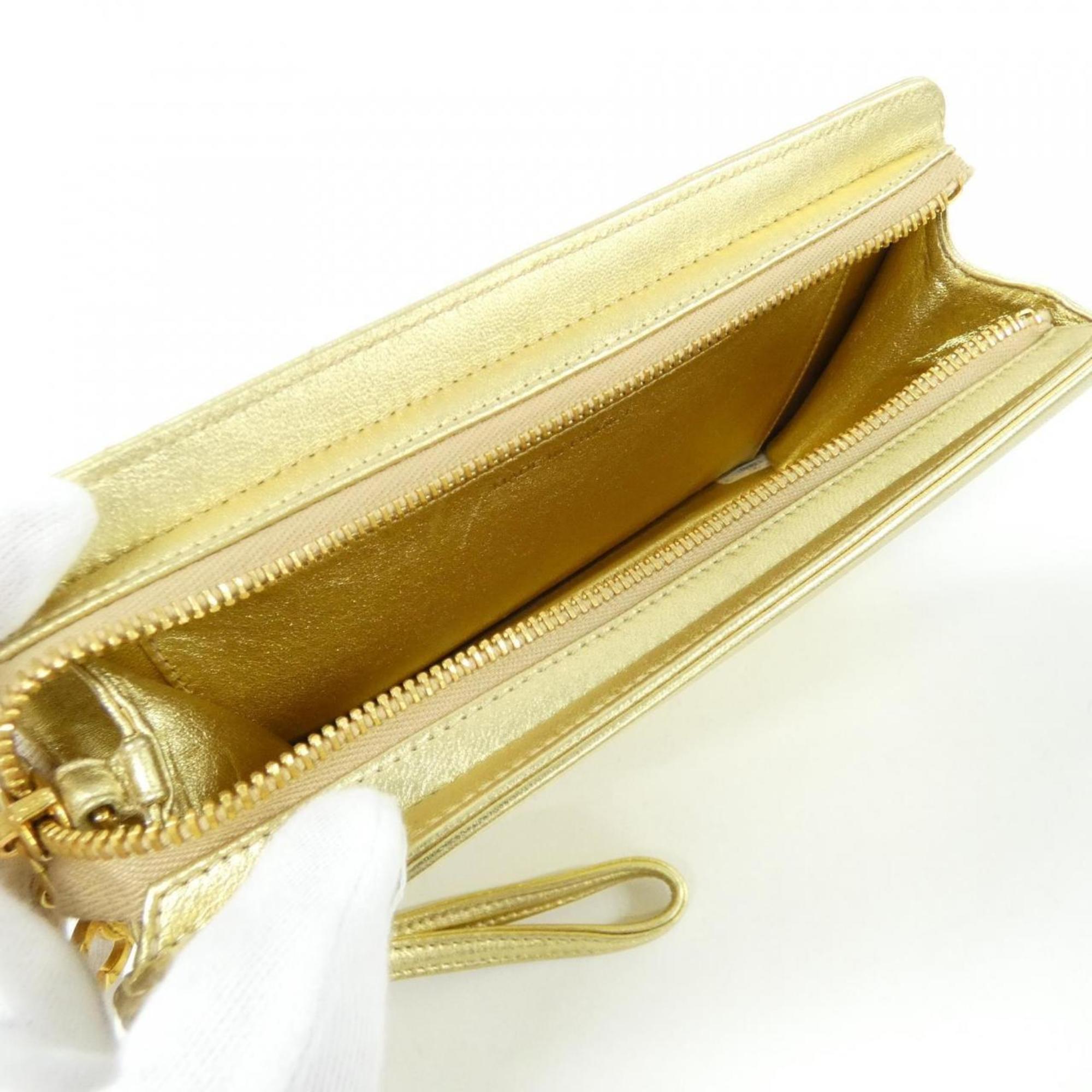 Chanel Gold Leather Handbag (Pre-Owned)