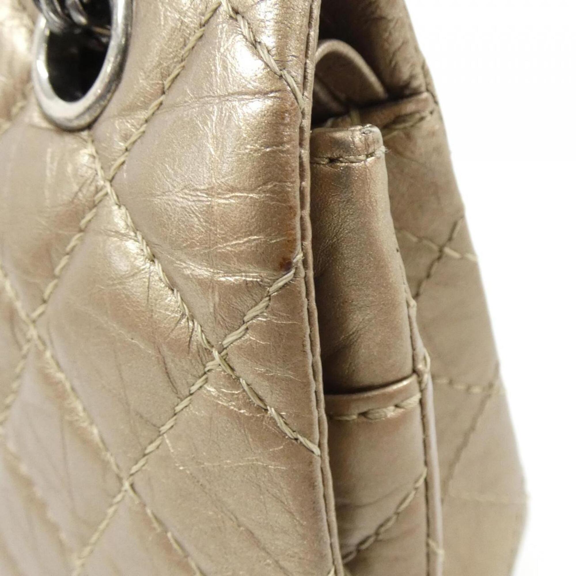 Chanel Beige Gold Gold Leather Shoulder Bag (Pre-Owned)