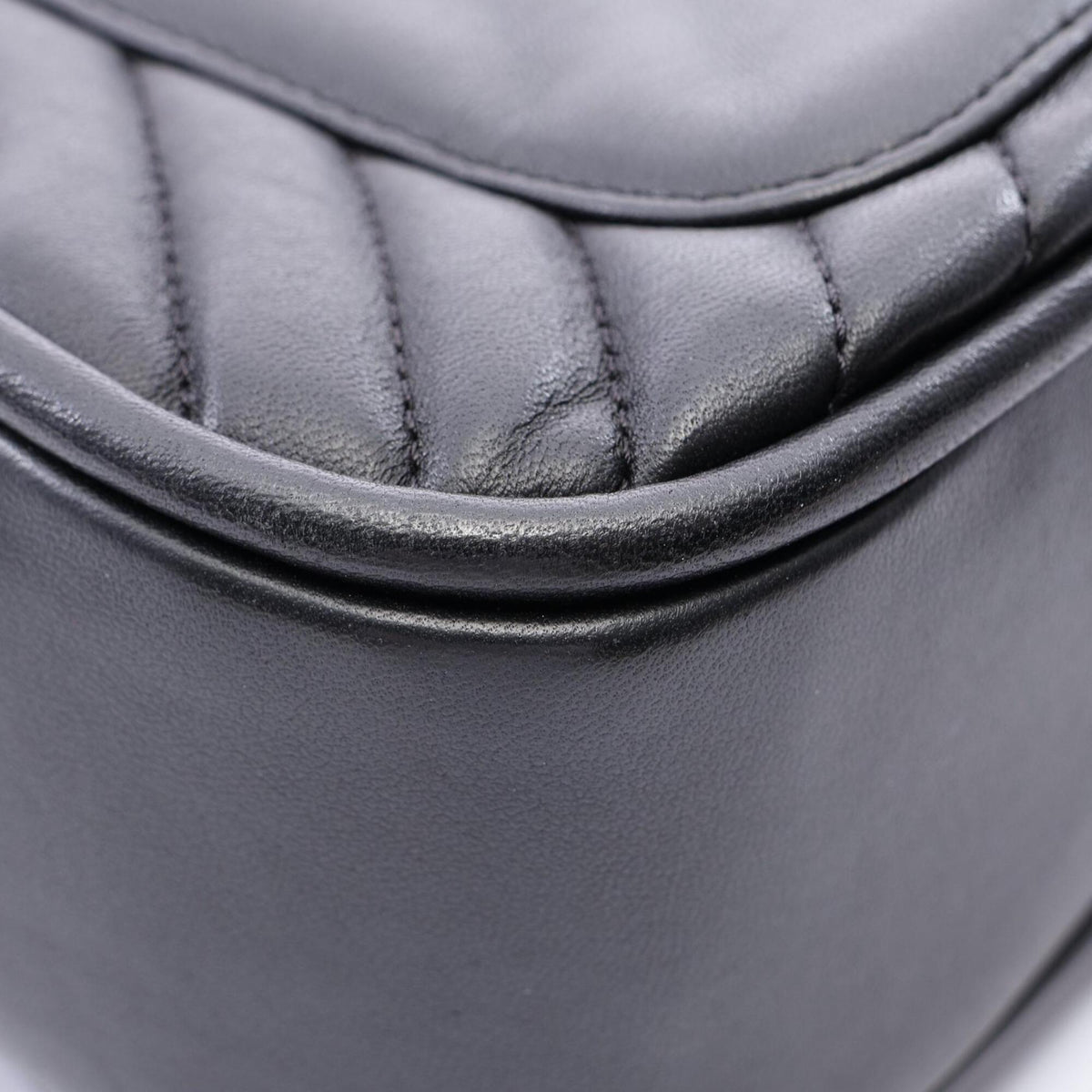 Chanel Black Leather Handbag Shoulder Bag (Pre-Owned)