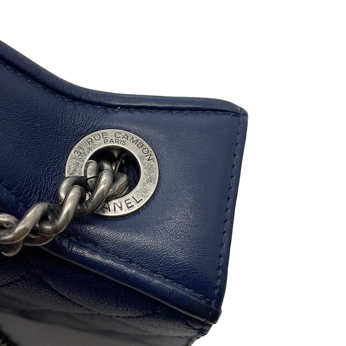 Chanel Navy Leather Handbag Shoulder Bag (Pre-Owned)