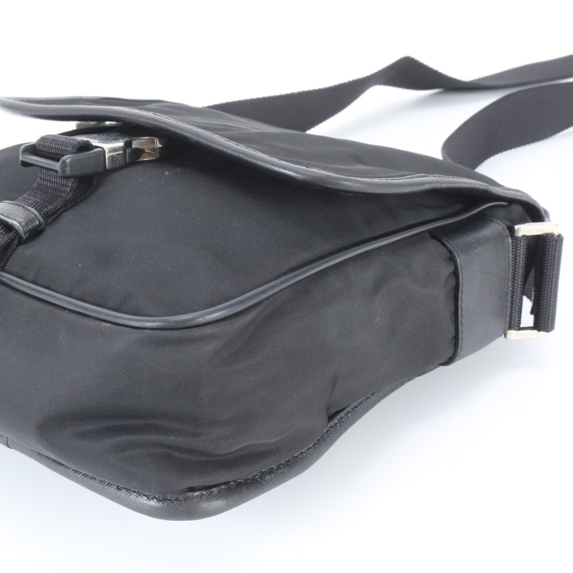 Prada Black Nylon Leather Shoulder Bag (Pre-Owned)