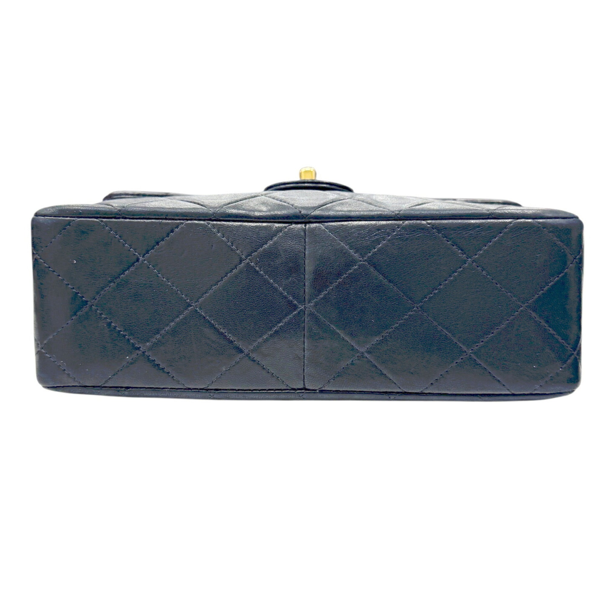 Chanel Black Leather Shoulder Bag (Pre-Owned)
