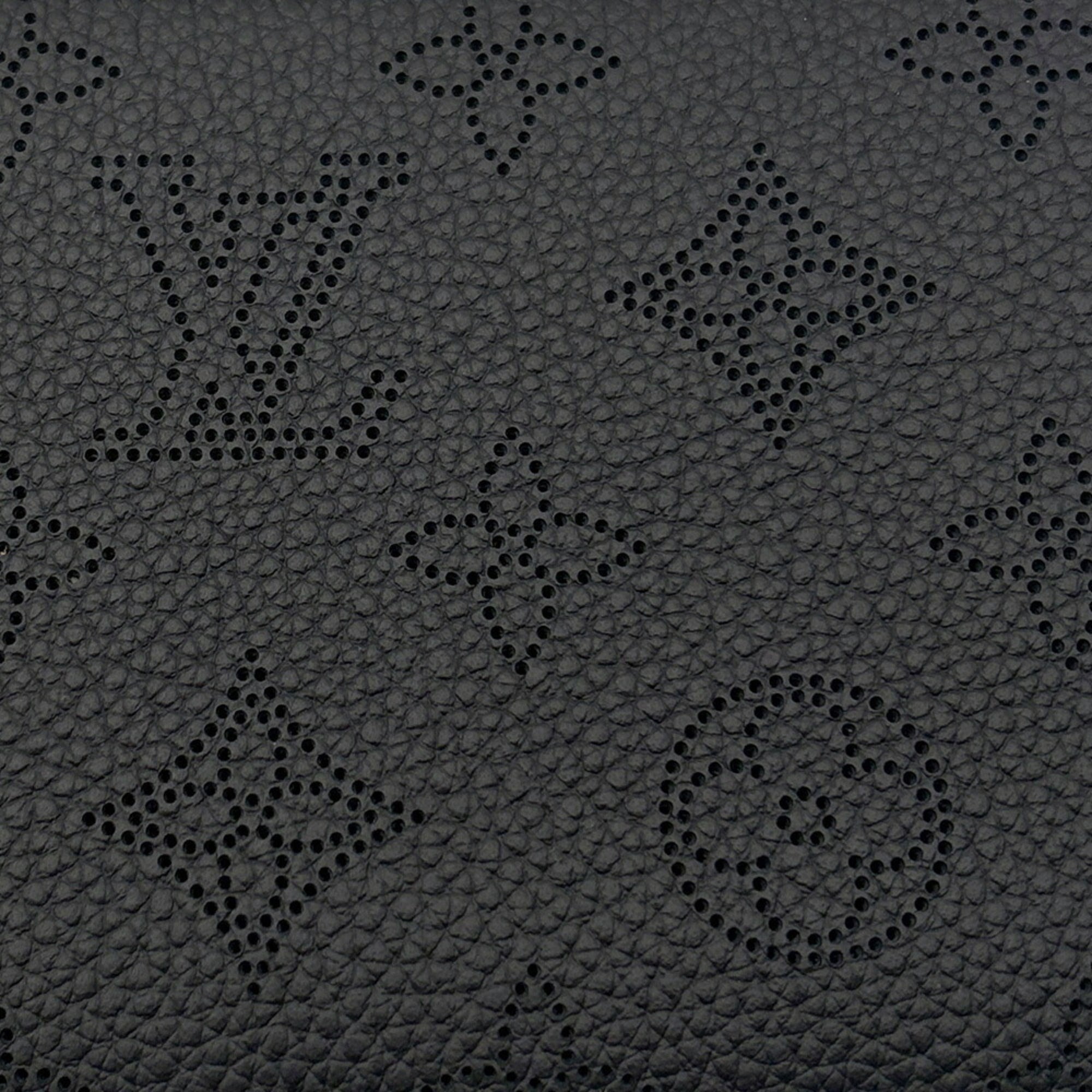 Louis Vuitton Noir Mahina Leather (Pre-Owned)