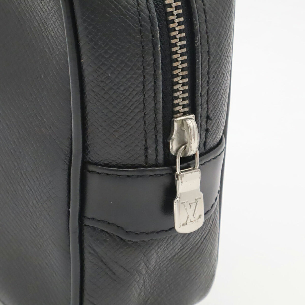 Louis Vuitton Black Leather Clutch Bag Handbag (Pre-Owned)