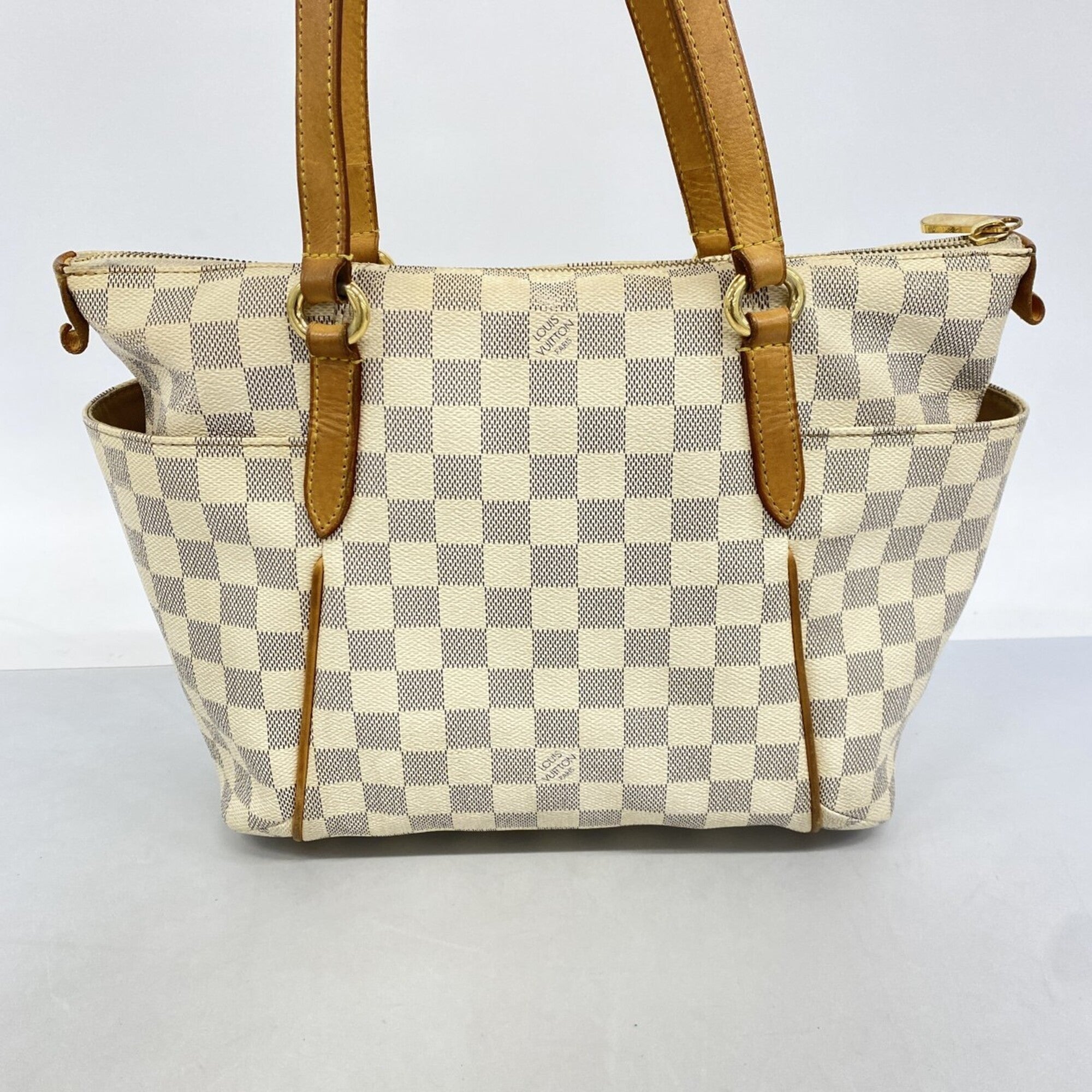 Louis Vuitton White Tote Bag (Pre-Owned)